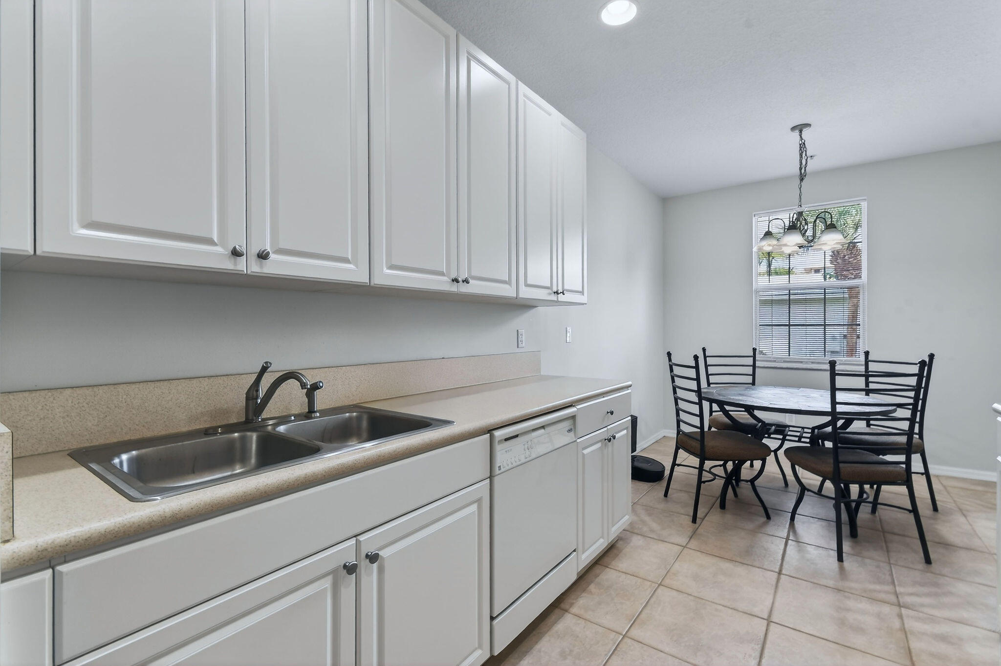 ABACOA TOWN CENTER 3 - Residential Lease