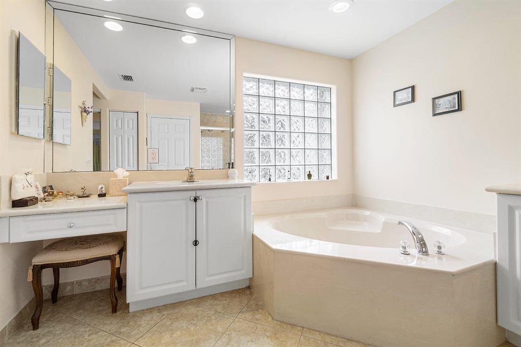 VALENCIA SHORES 4 - Residential