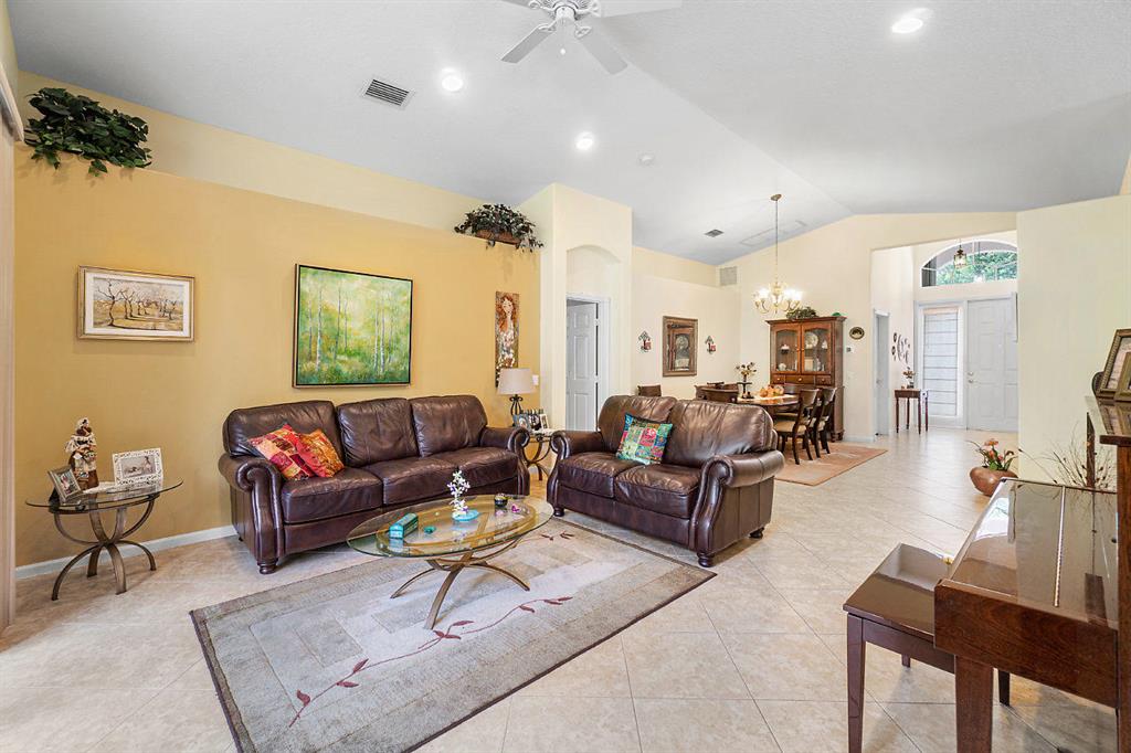 VALENCIA SHORES 4 - Residential