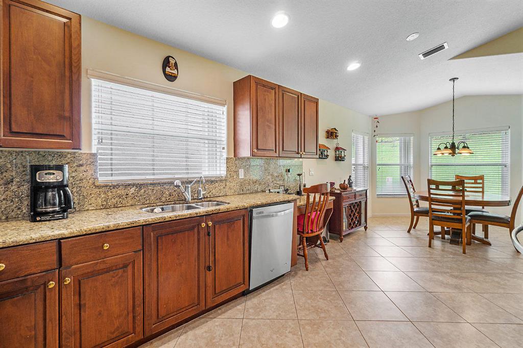 VALENCIA SHORES 4 - Residential