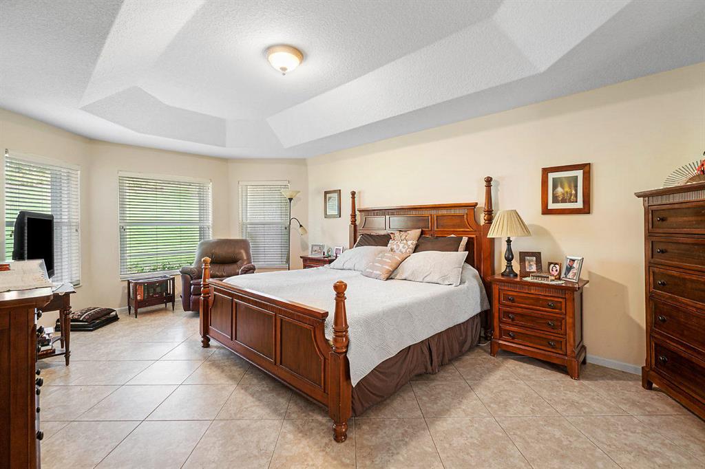 VALENCIA SHORES 4 - Residential