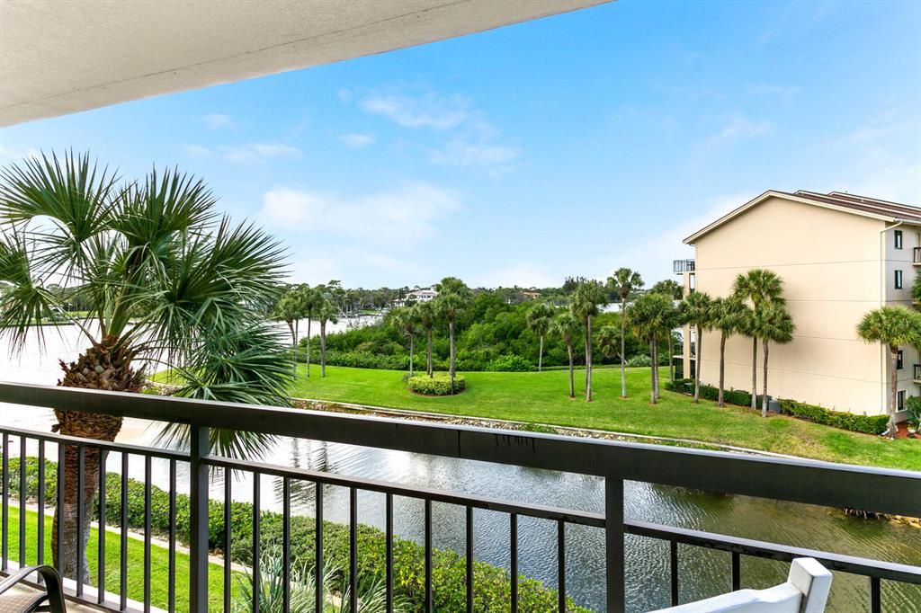 Photo of 1801 Marina Isle Way Way #406, Jupiter, FL 33477 (MLS # R10693286)