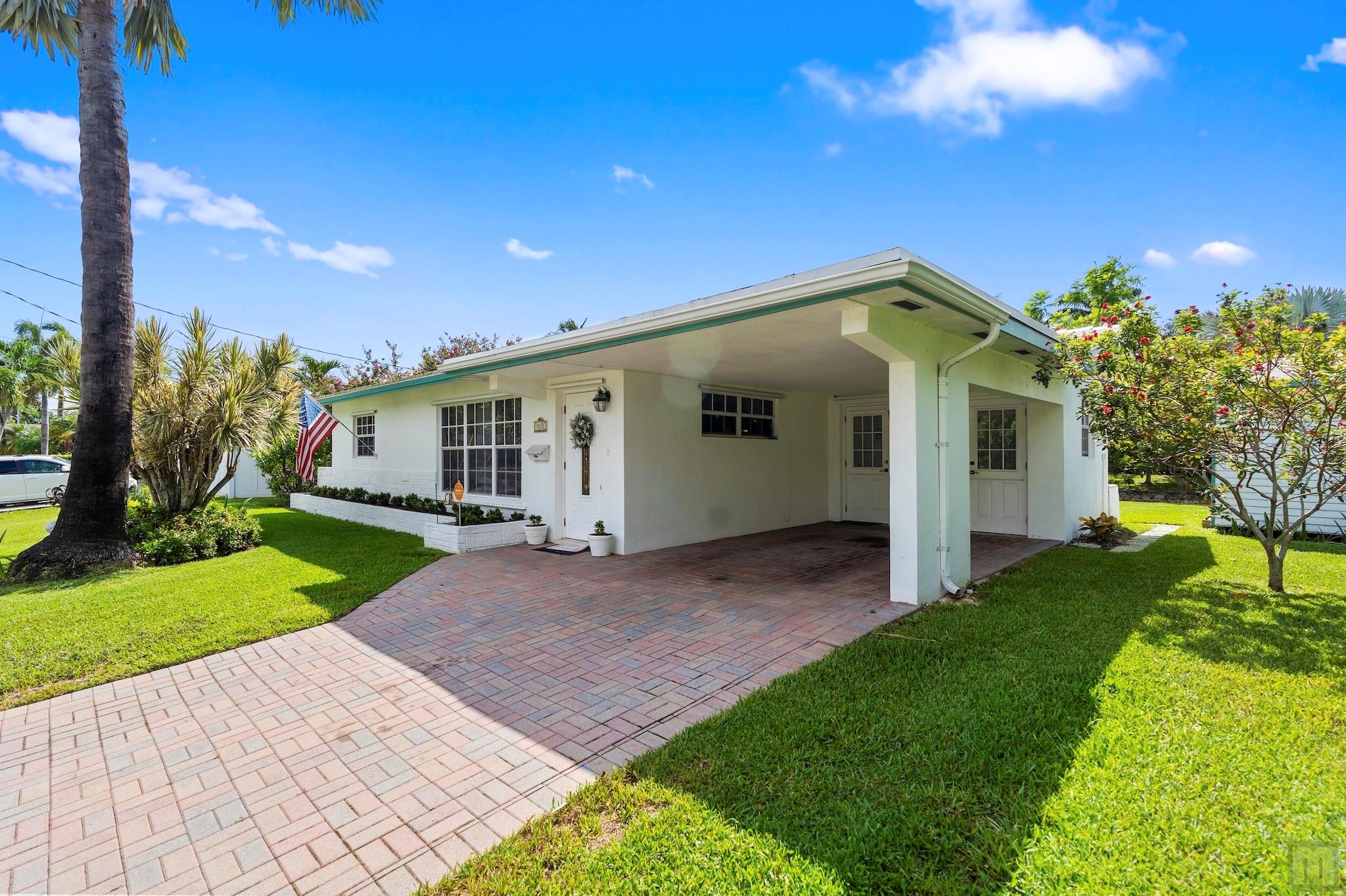 920 NW 42nd Ter