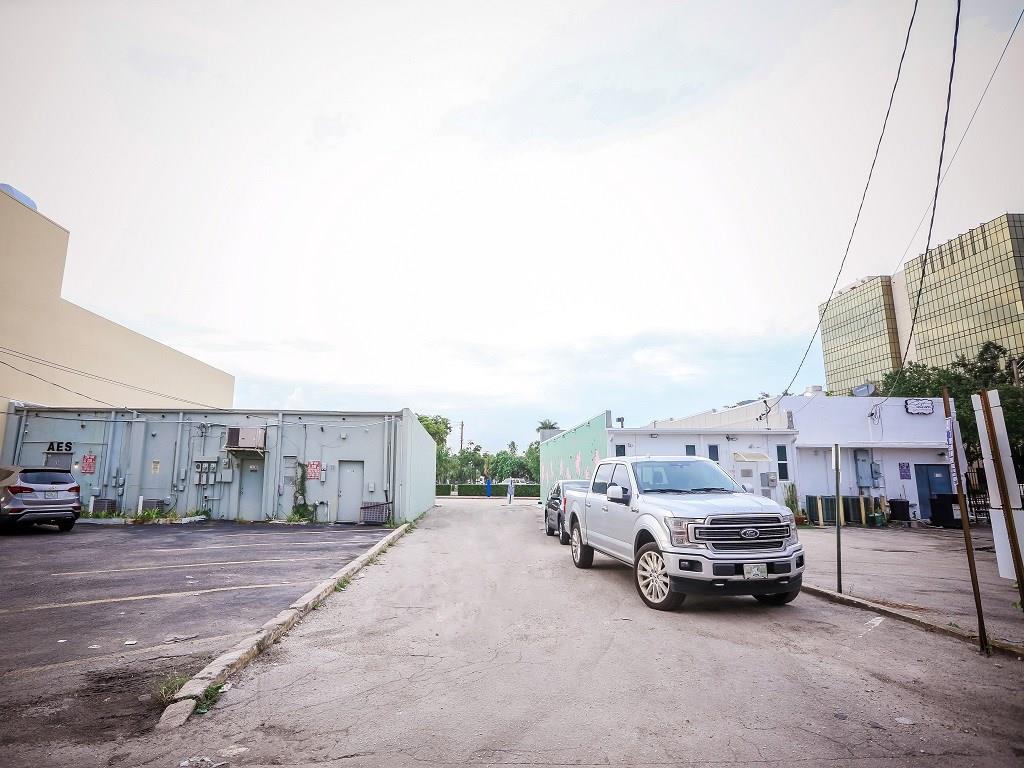 Hollywood 1-21 B - Land