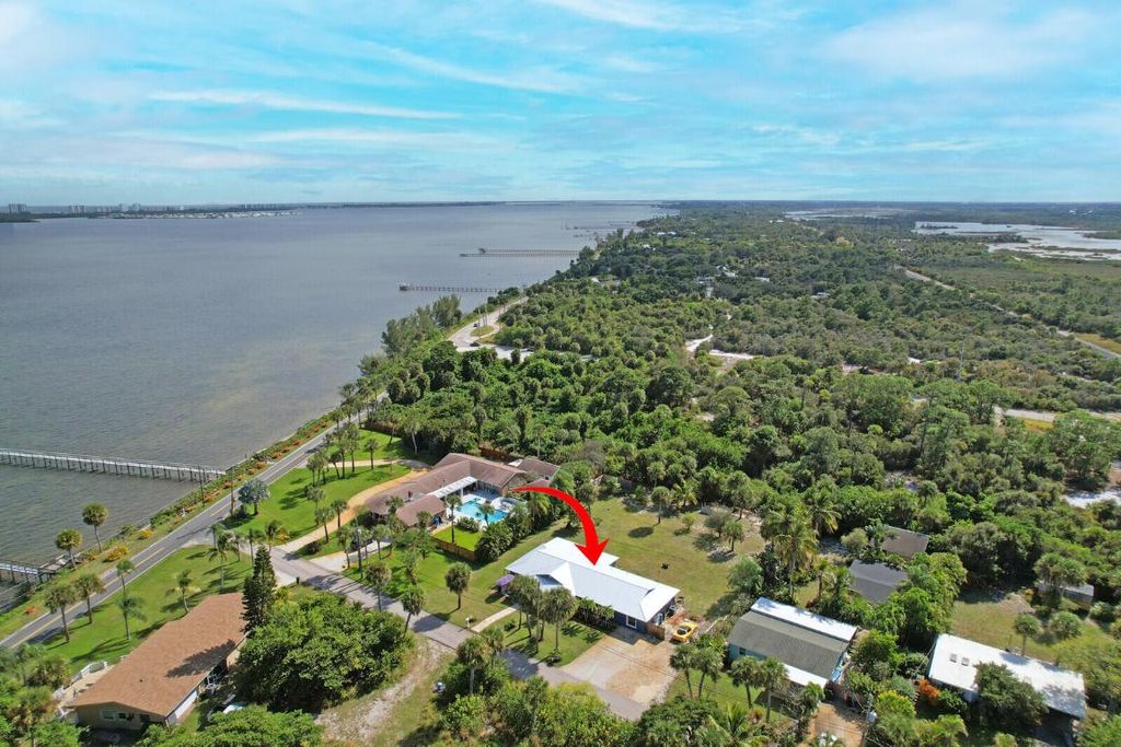 Photo of 105 Main Street, Fort Pierce, FL 34982 (MLS # R11132989)