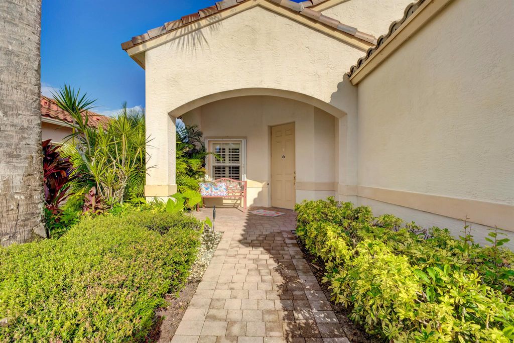 Photo of 318 NW Breezy Point Loop, Port Saint Lucie, FL 34986 (MLS # R10932245)