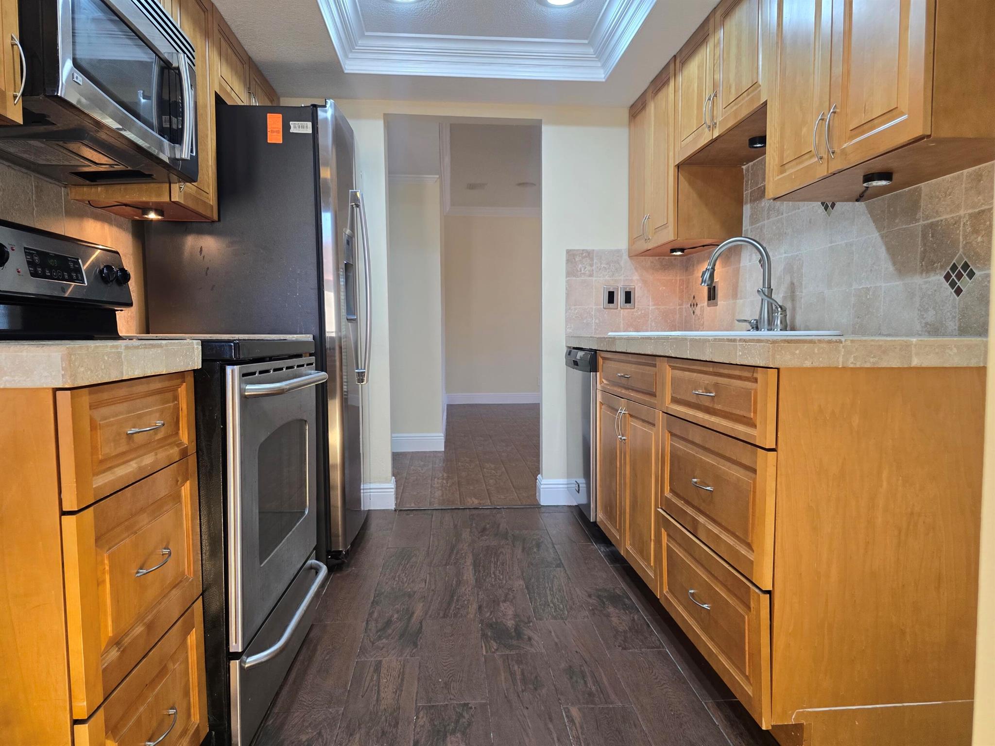 WESTHAMPTON CLUB CONDO - Residential Lease