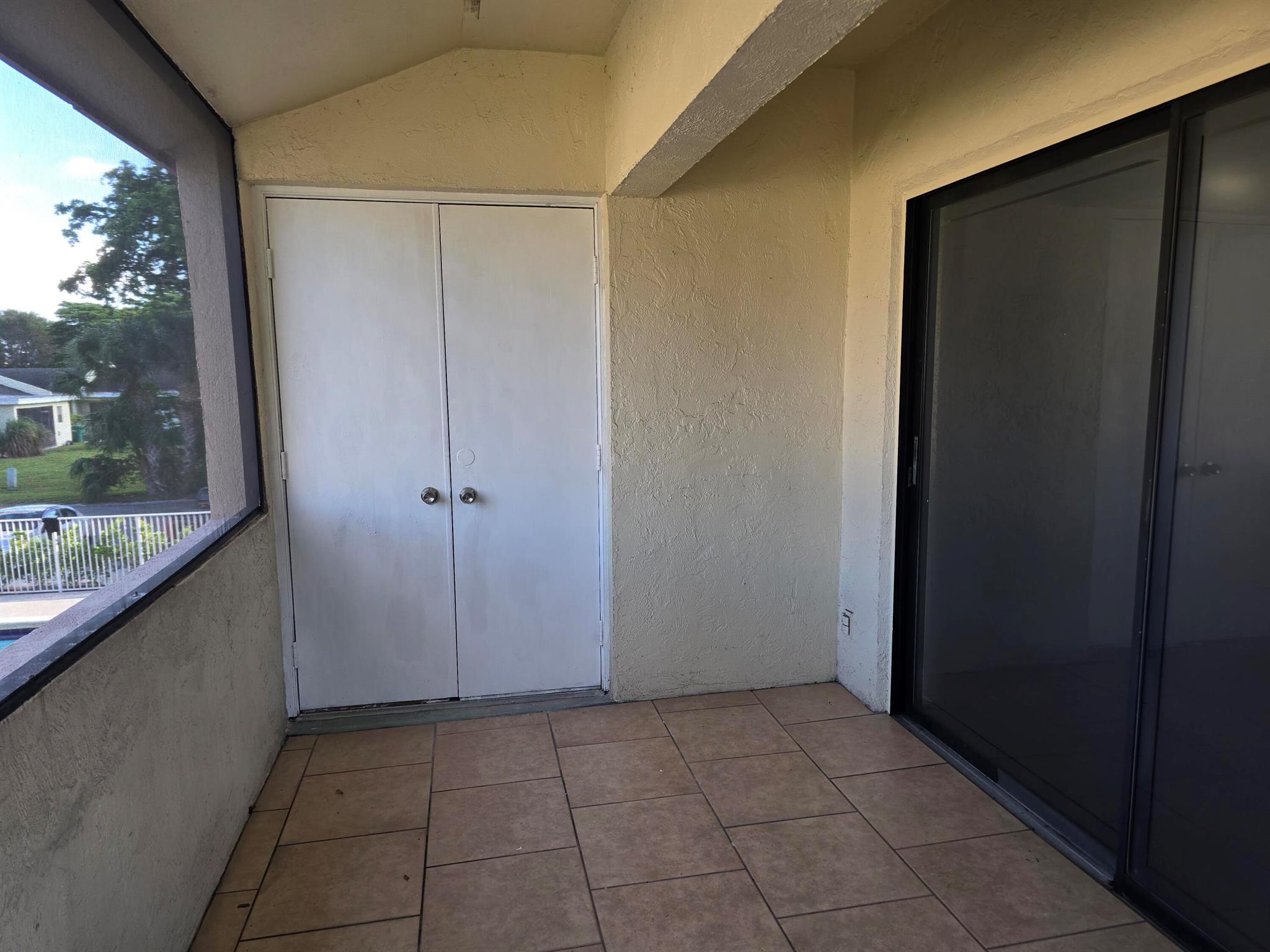 WESTHAMPTON CLUB CONDO - Residential Lease