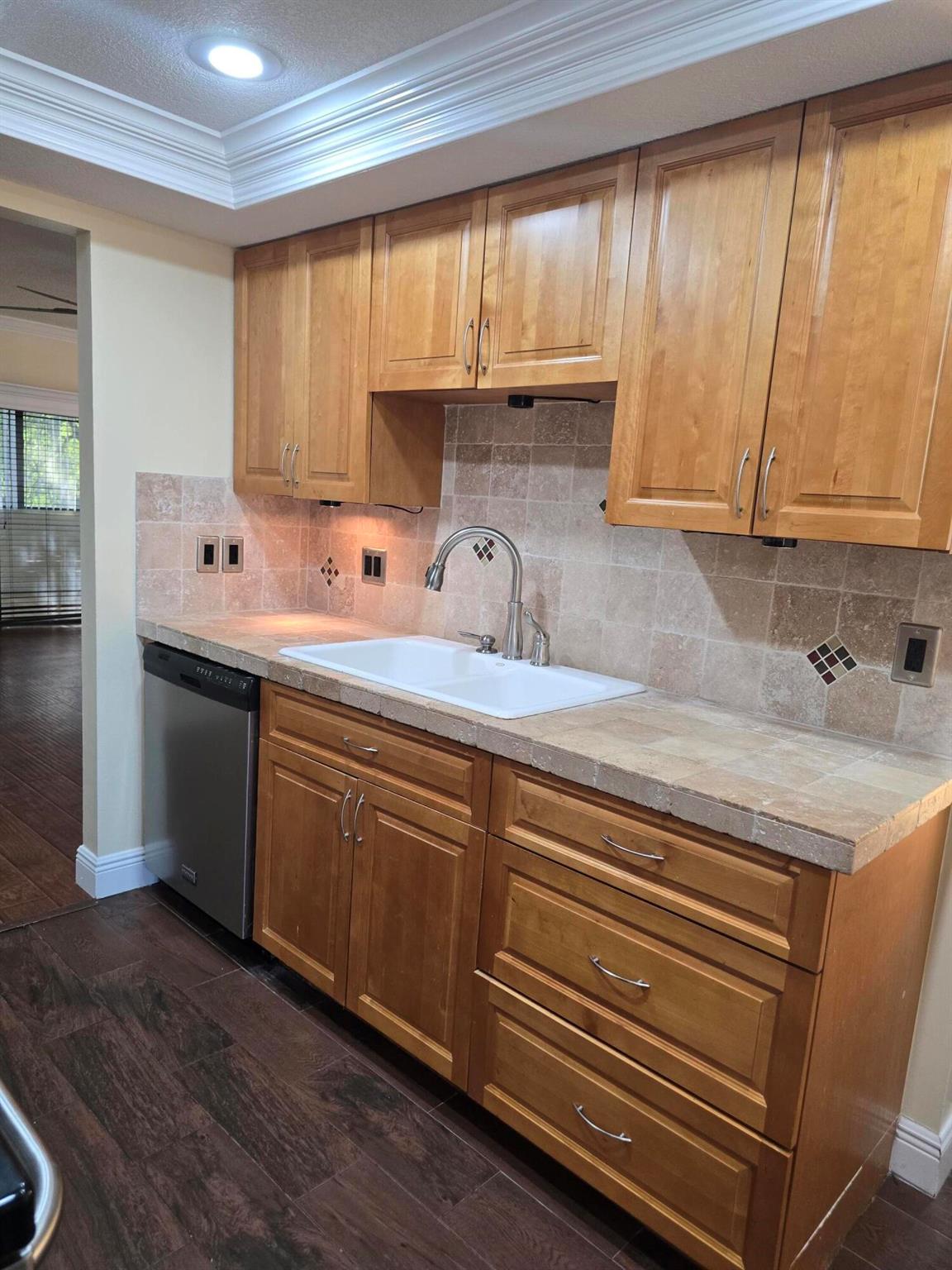 WESTHAMPTON CLUB CONDO - Residential Lease