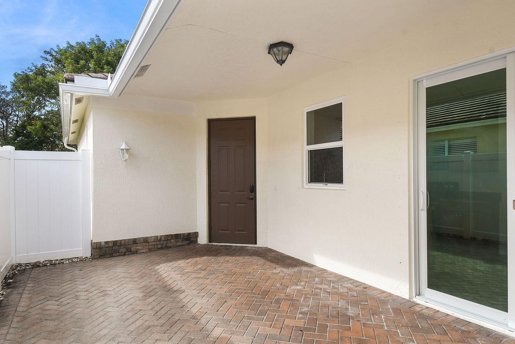 Photo of 10033 SW Stonegate Drive, Port Saint Lucie, FL 34987 (MLS # R11159690)