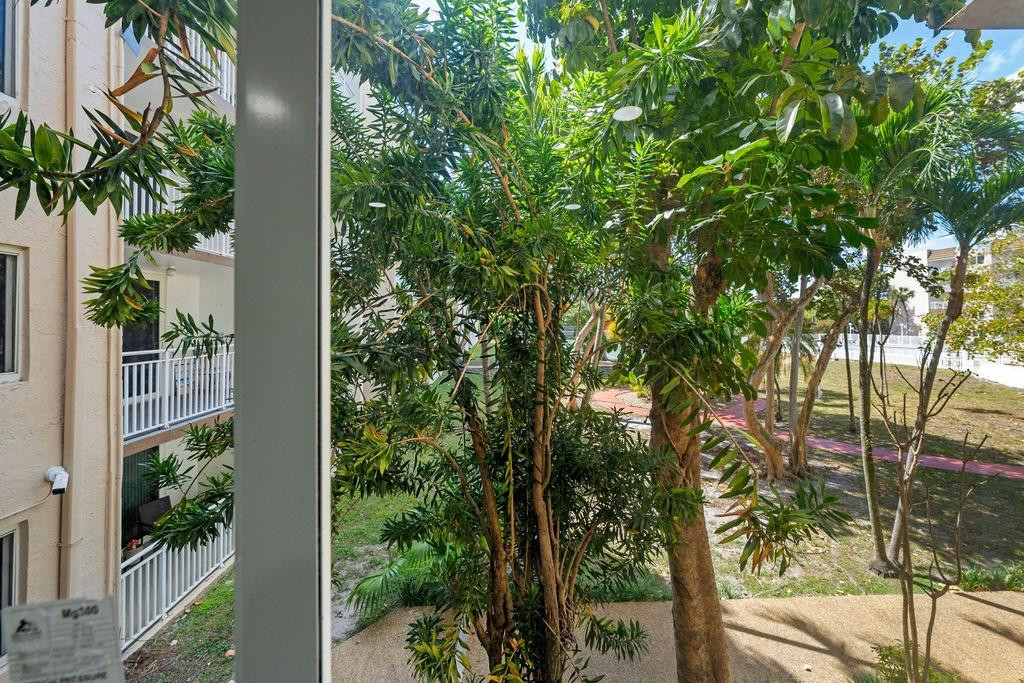 CORAL GATE EAST CONDO - Residential Lease