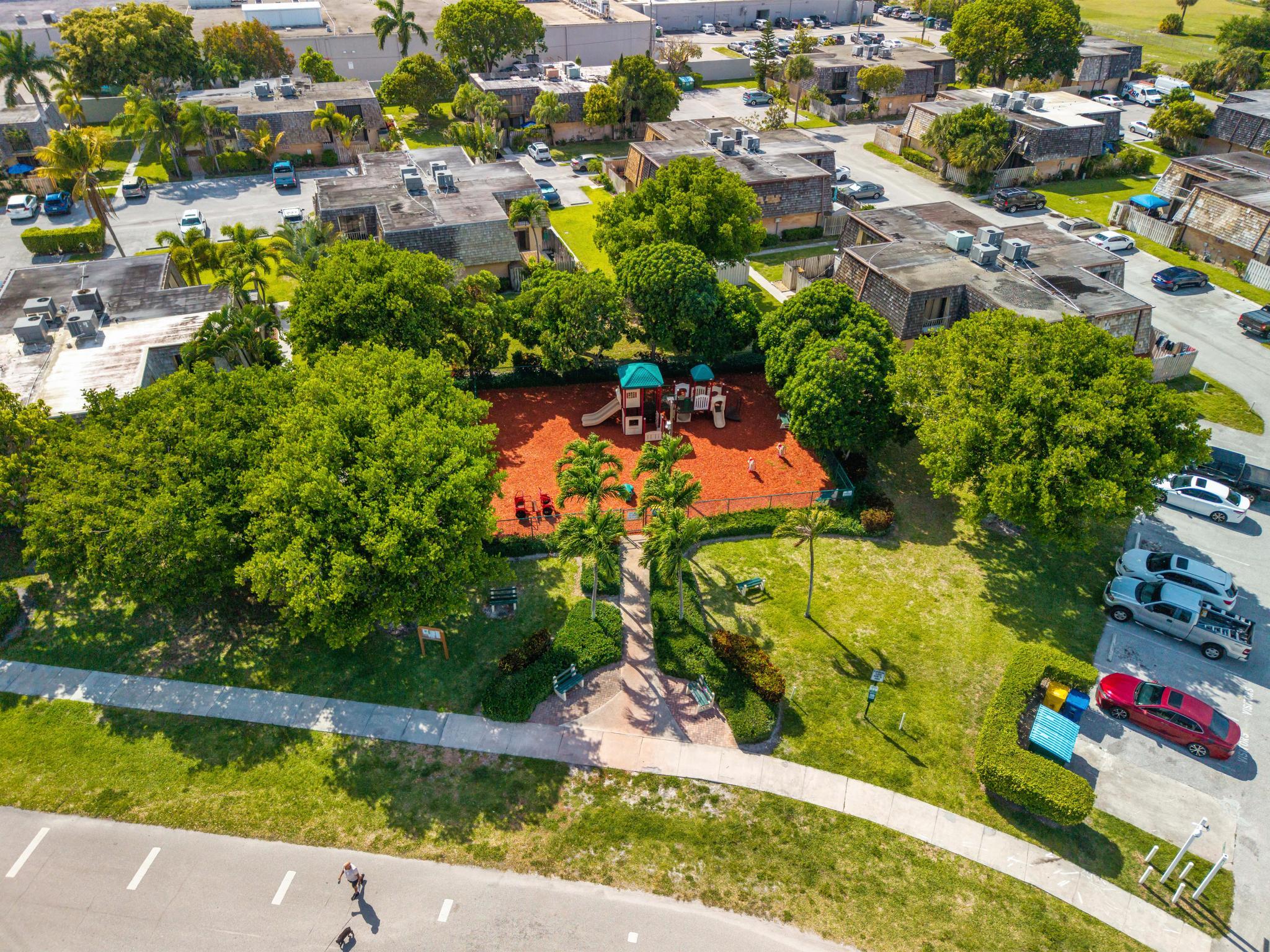 LAKEWOOD - Residential