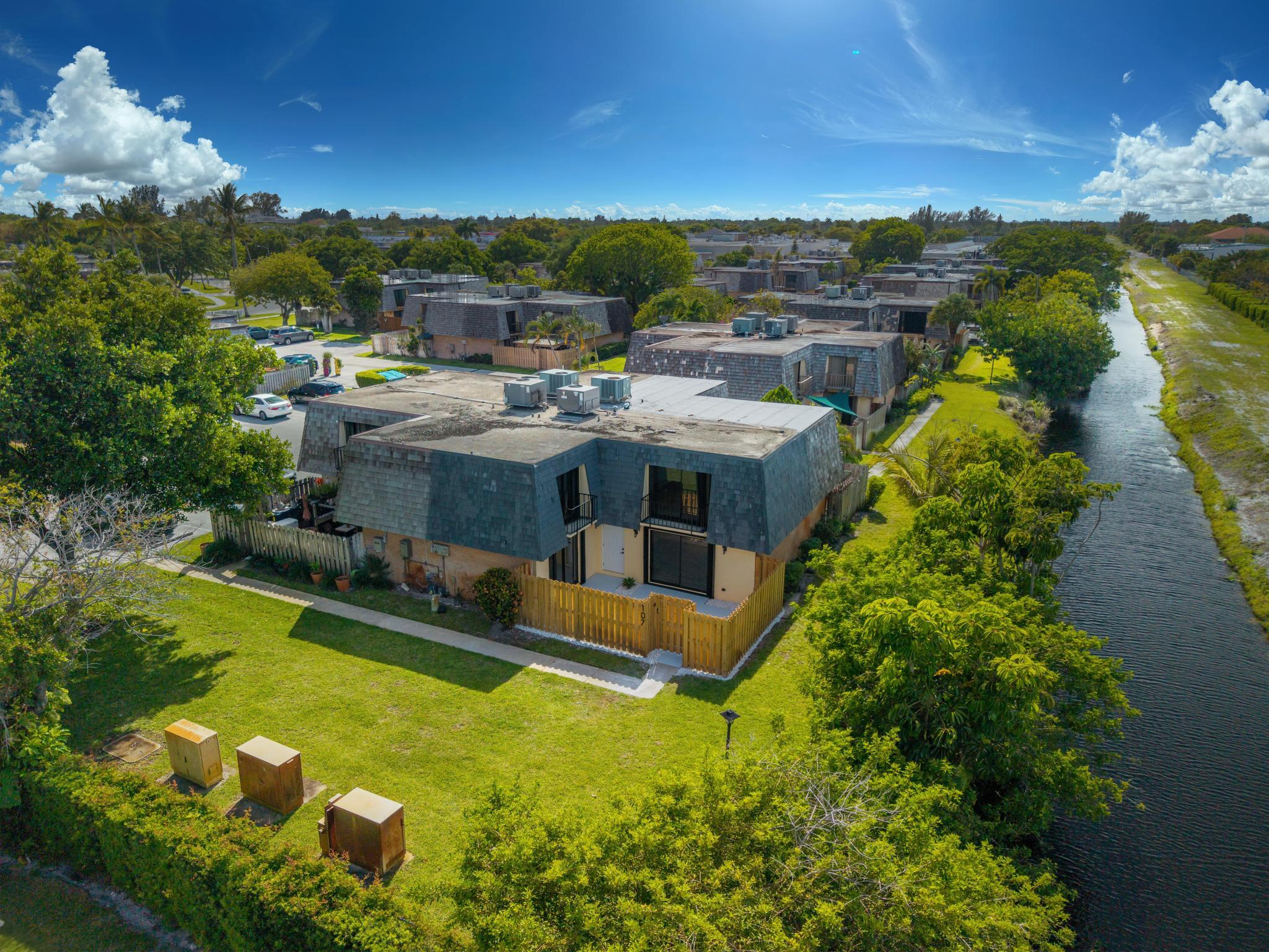 LAKEWOOD - Residential