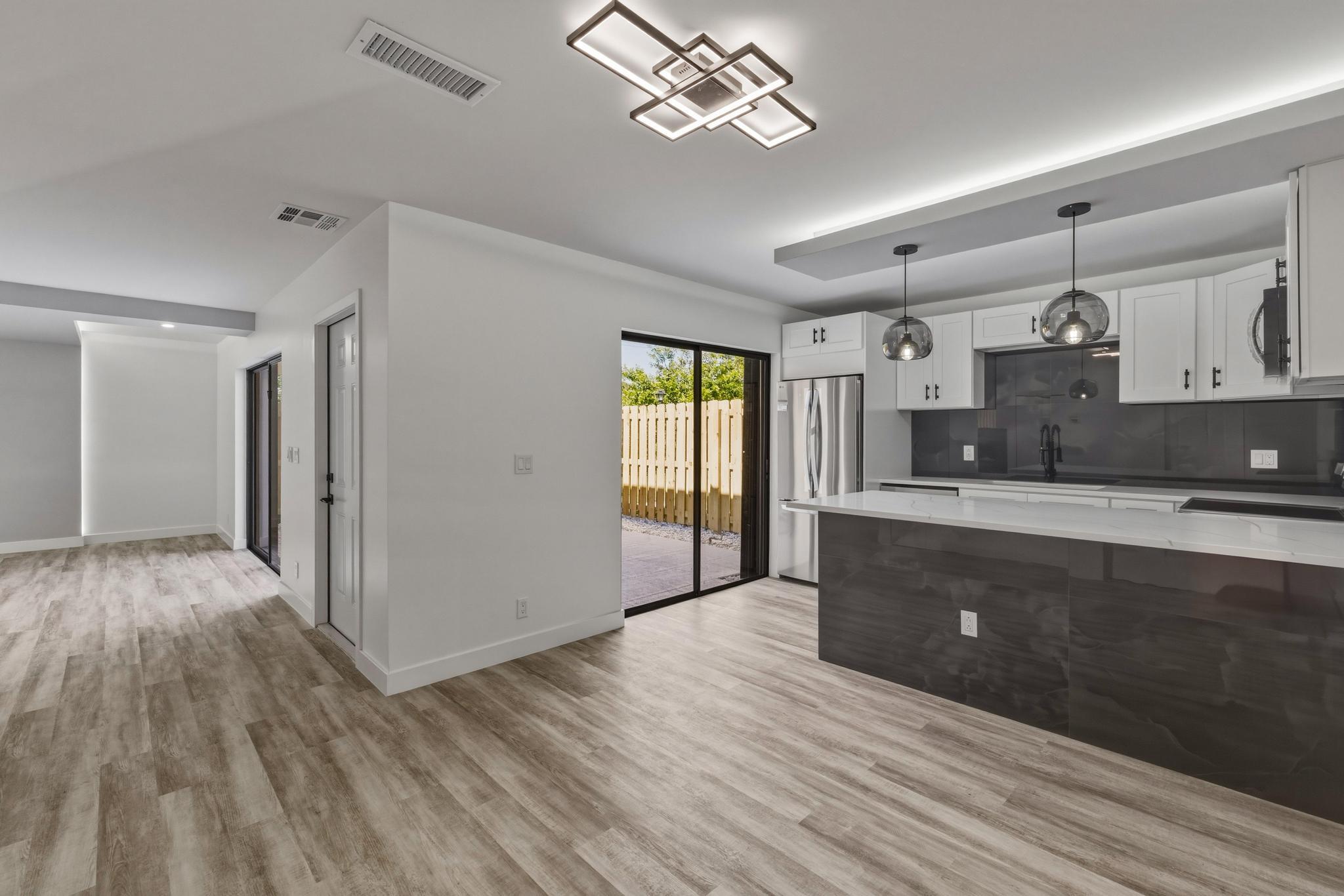 LAKEWOOD - Residential