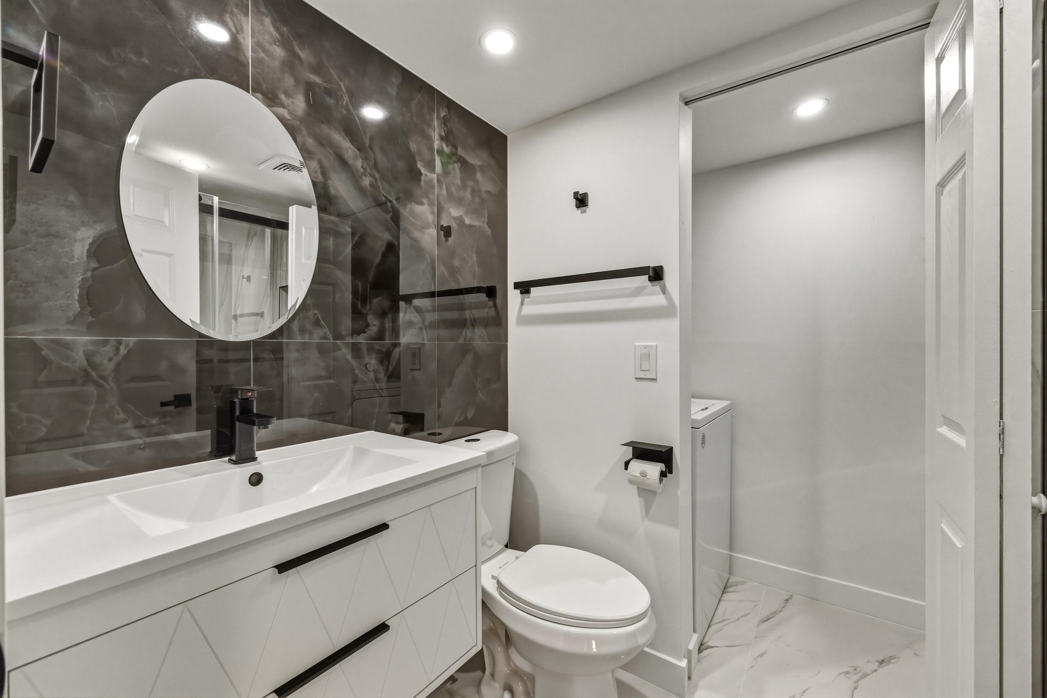 LAKEWOOD - Residential