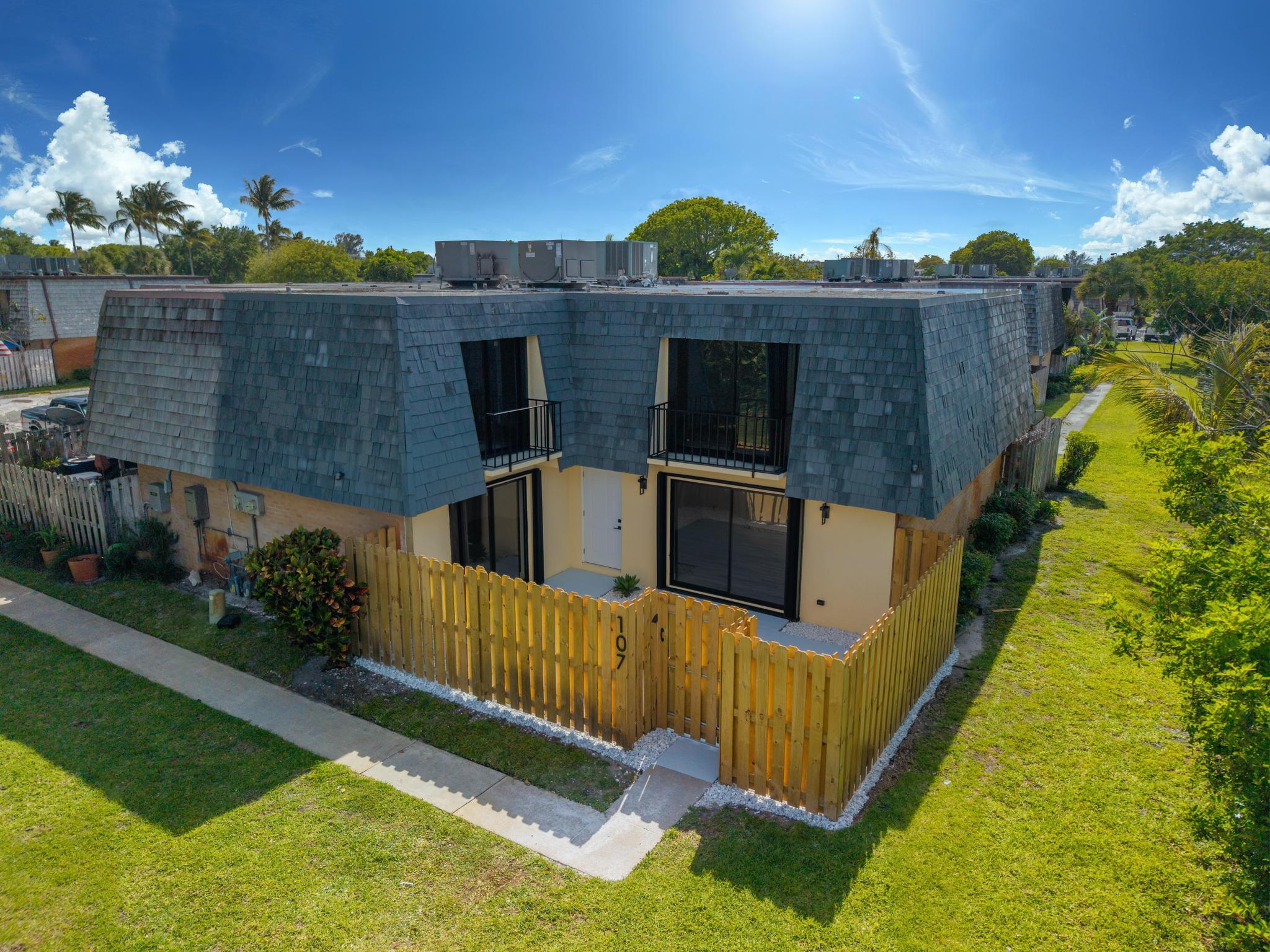 LAKEWOOD - Residential