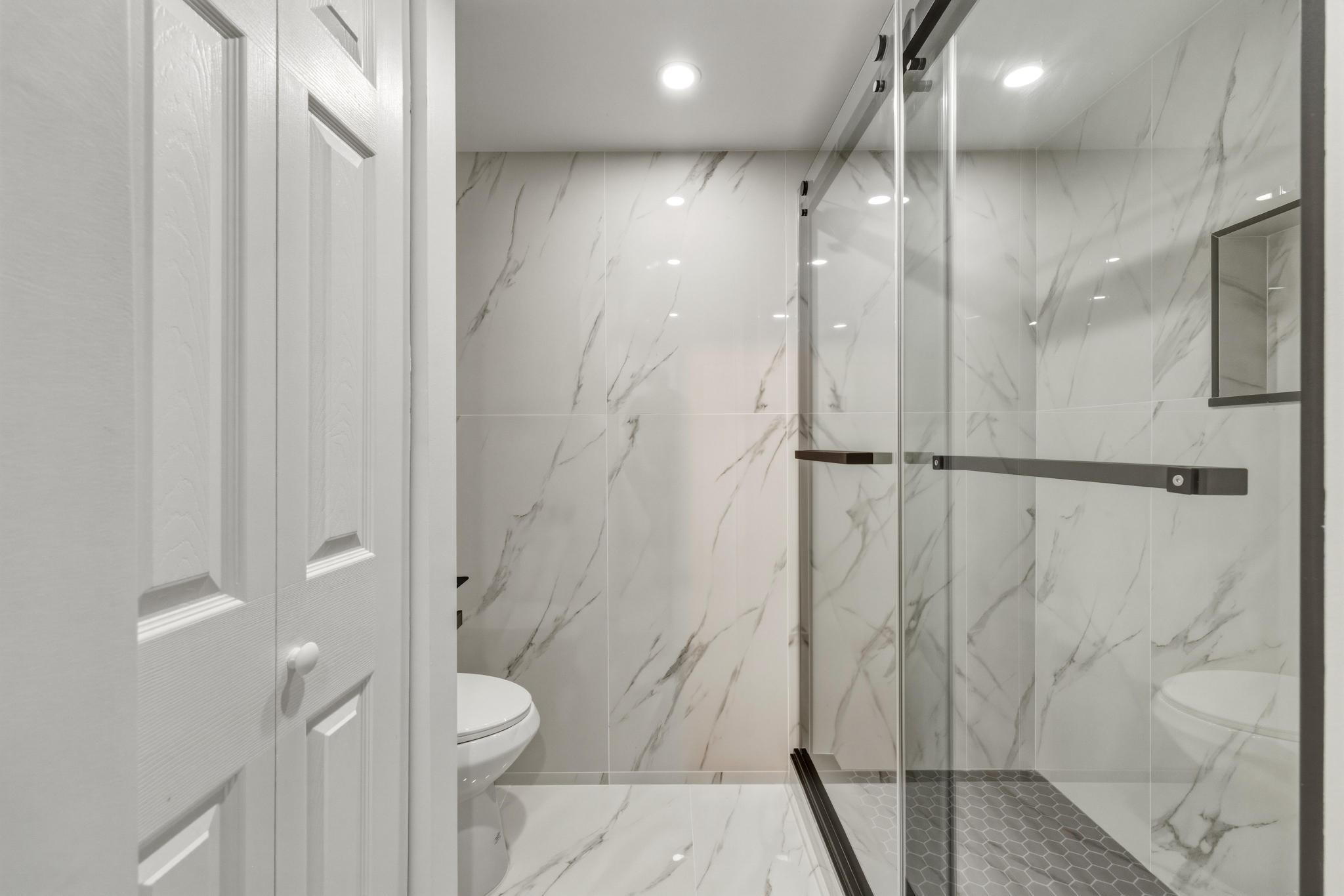 LAKEWOOD - Residential