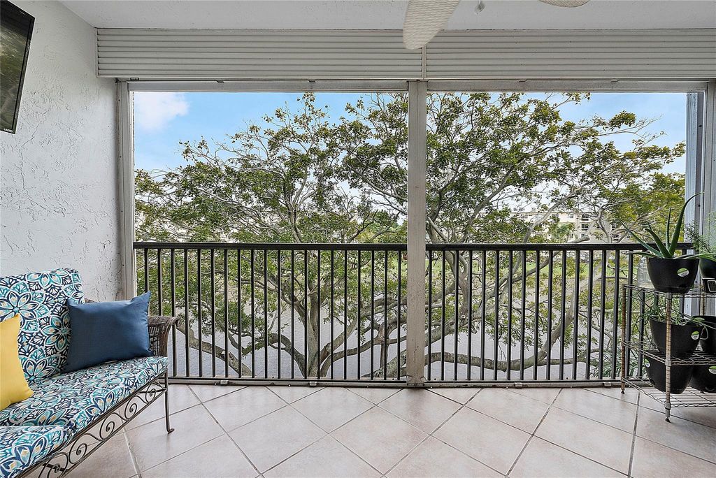 Photo of 2213 Cypress Island Drive #406, Pompano Beach, FL 33069 (MLS # F10415861)