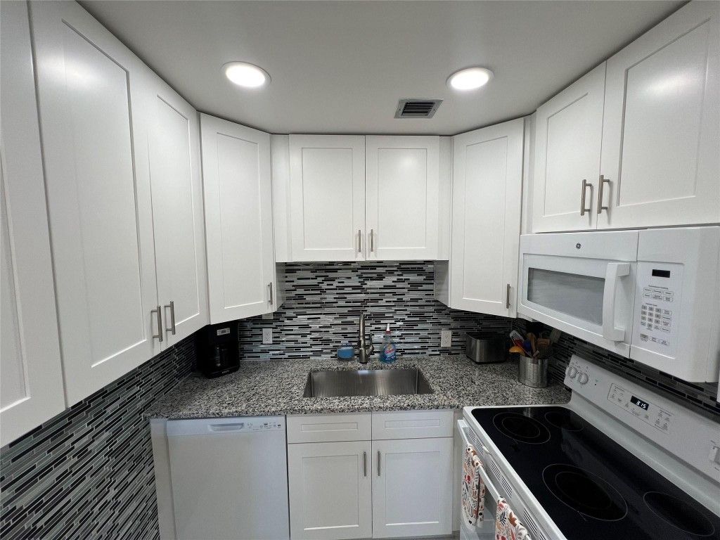 Photo of 62 Farnham C #62, Deerfield Beach, FL 33442 (MLS # F10548130)