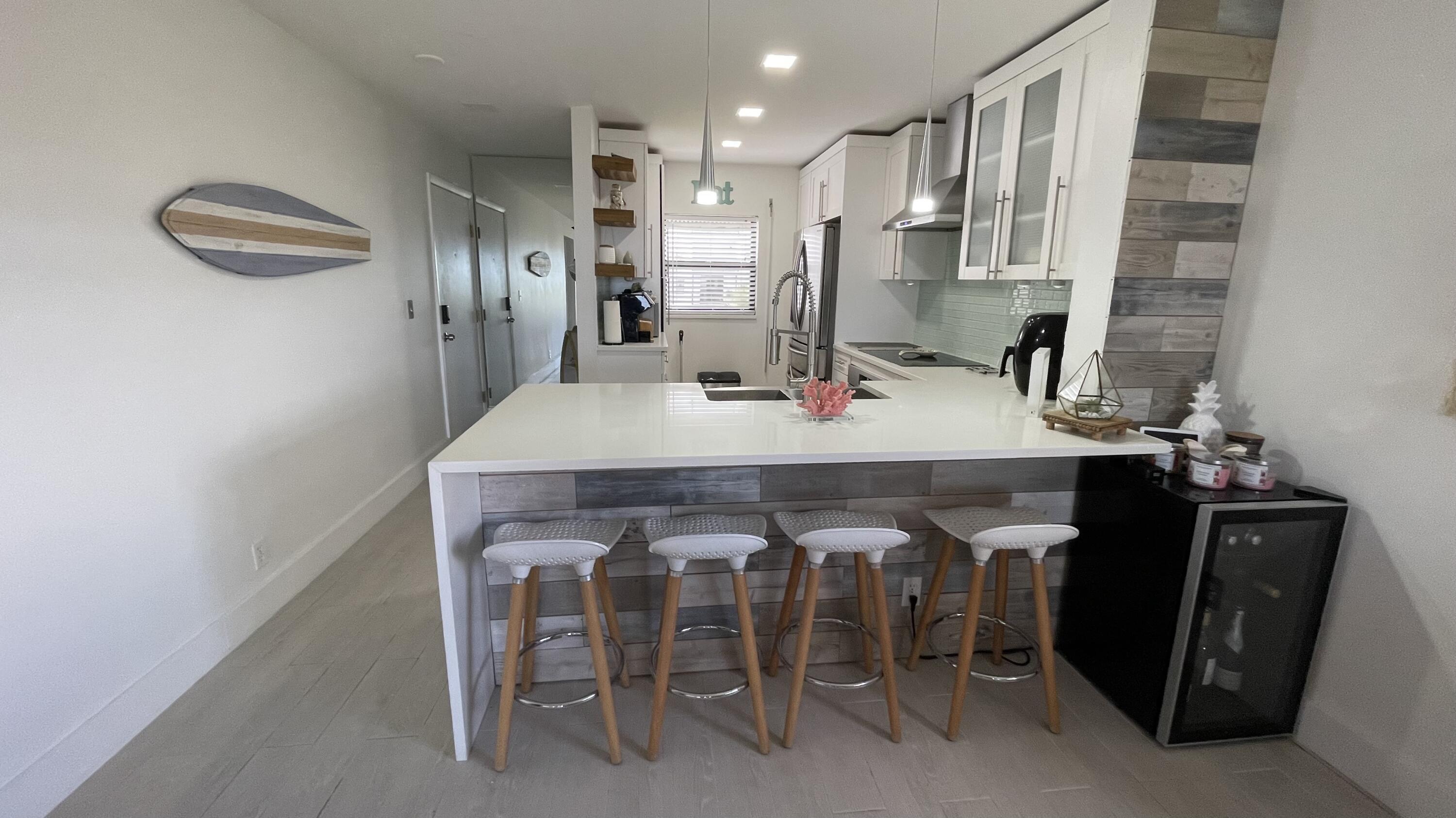 OCEAN HARBOUR CONDOMINIUM B - Residential Lease