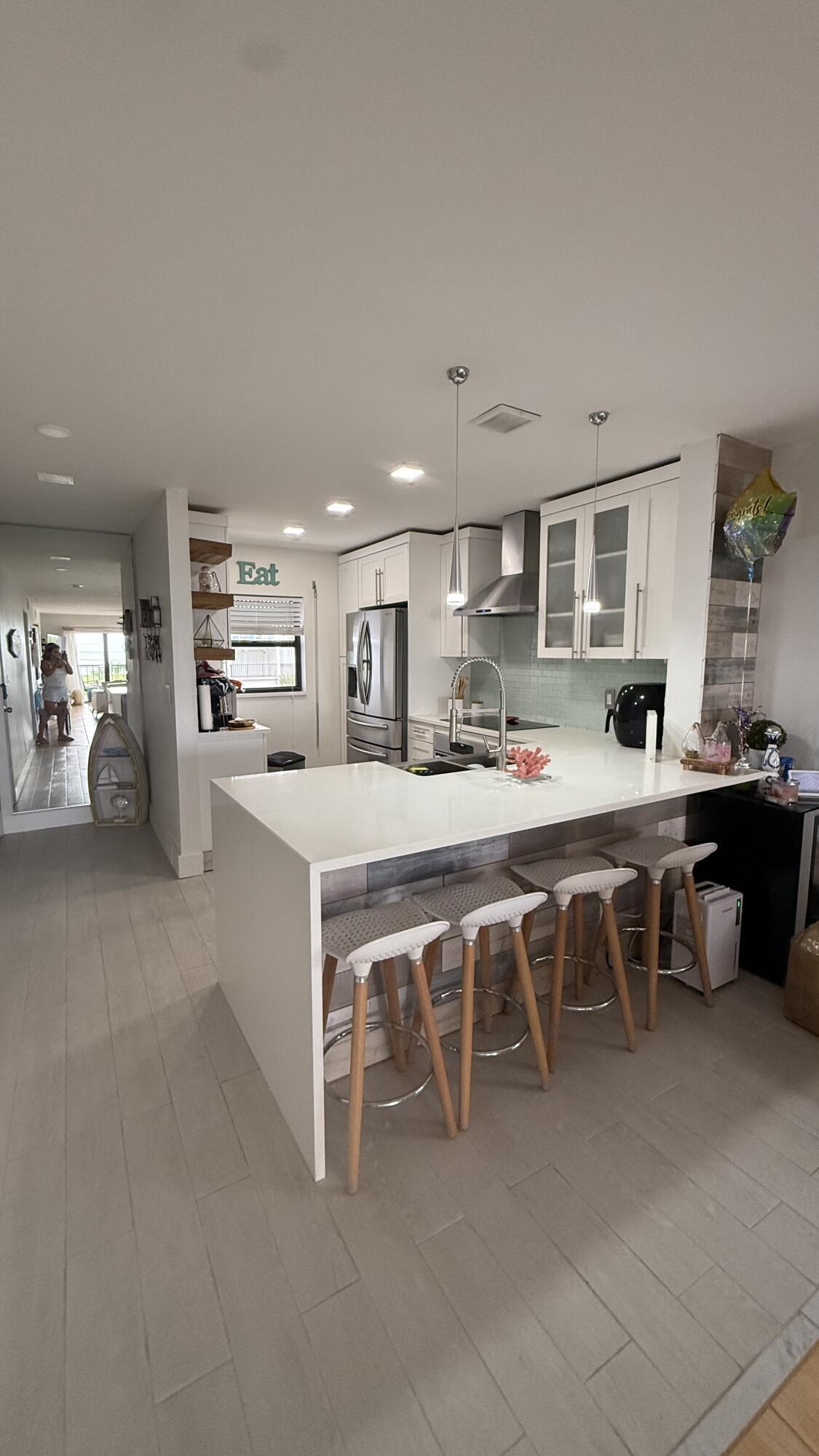 OCEAN HARBOUR CONDOMINIUM B - Residential Lease