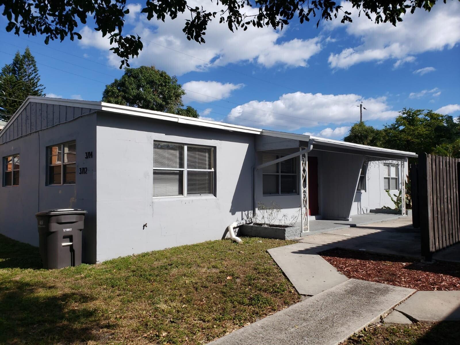 Charming and spacious 2-Bedroom apartment in the heart of West Palm Beach. Situated in a neighborhood with easy access to major highways. Close to shopping centers, grocery stores, restaurants, and entertainment options. Short drive to beautiful beaches, parks, and recreational facilities. Pet-friendly apartment with some restrictions. Professional property management for a hassle-free living experience. Don't miss the opportunity to make this charming apartment your new home! Security Deposit Alternative Available:- Save on upfront costs with Obligo's deposit-free program. This option allows qualified renters to skip the traditional cash security deposit and move in with ease.