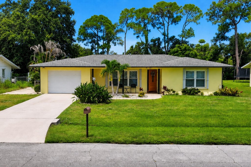 Photo of 415 SE Calmoso Drive, Port Saint Lucie, FL 34983 (MLS # B26069900)
