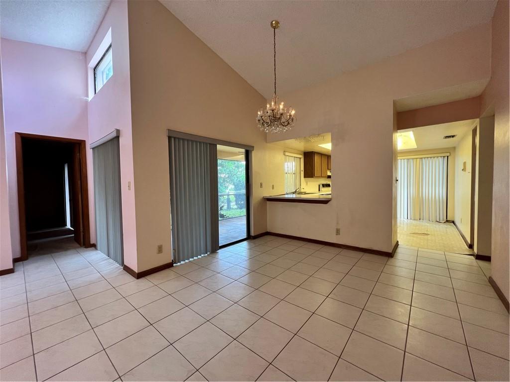 CORAL SPRINGS LAKES - Residential