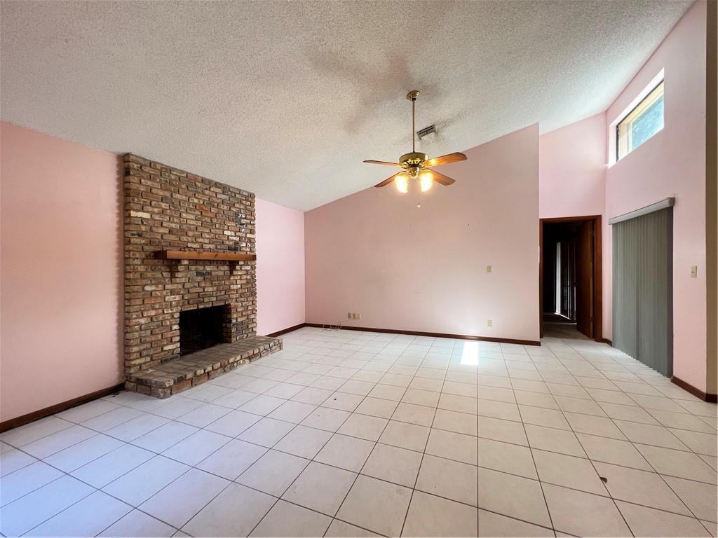 CORAL SPRINGS LAKES - Residential