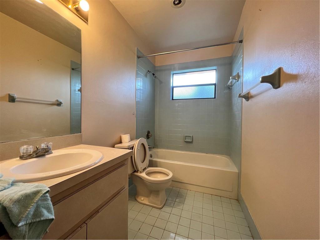 CORAL SPRINGS LAKES - Residential