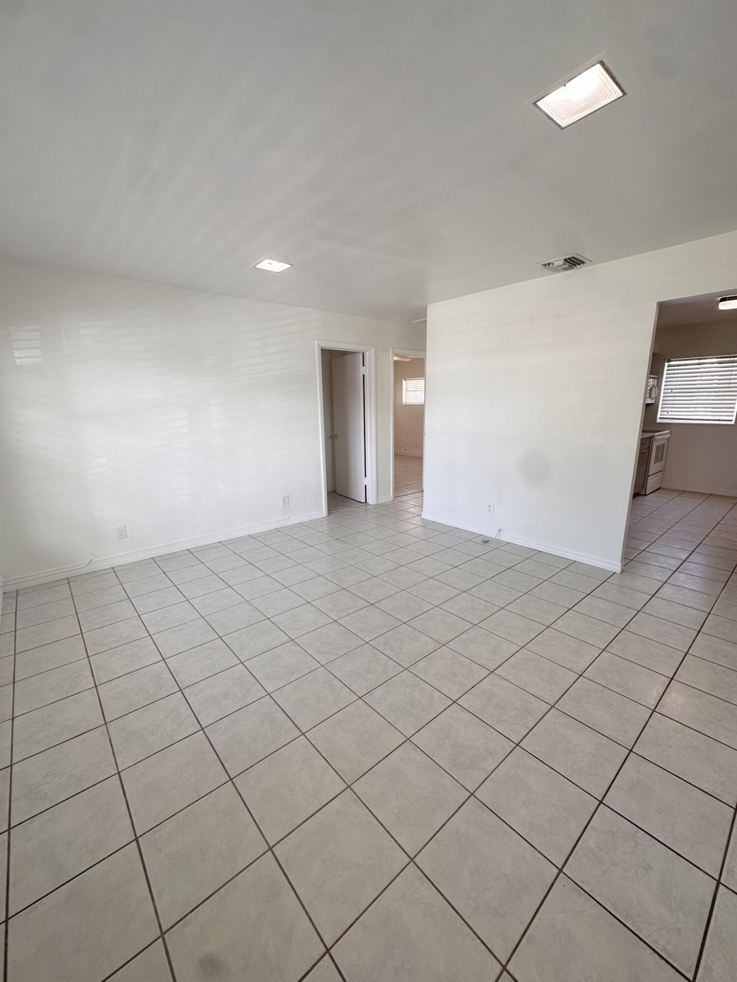NORTH ANDREWS TERRACE FIRST ADD - Residential Lease