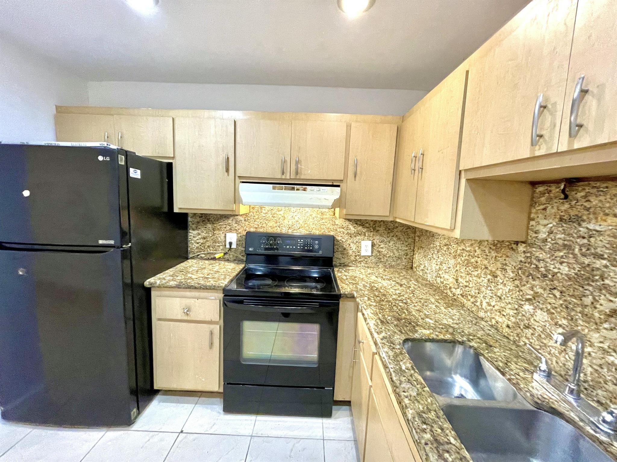 TREE LAKE - Residential