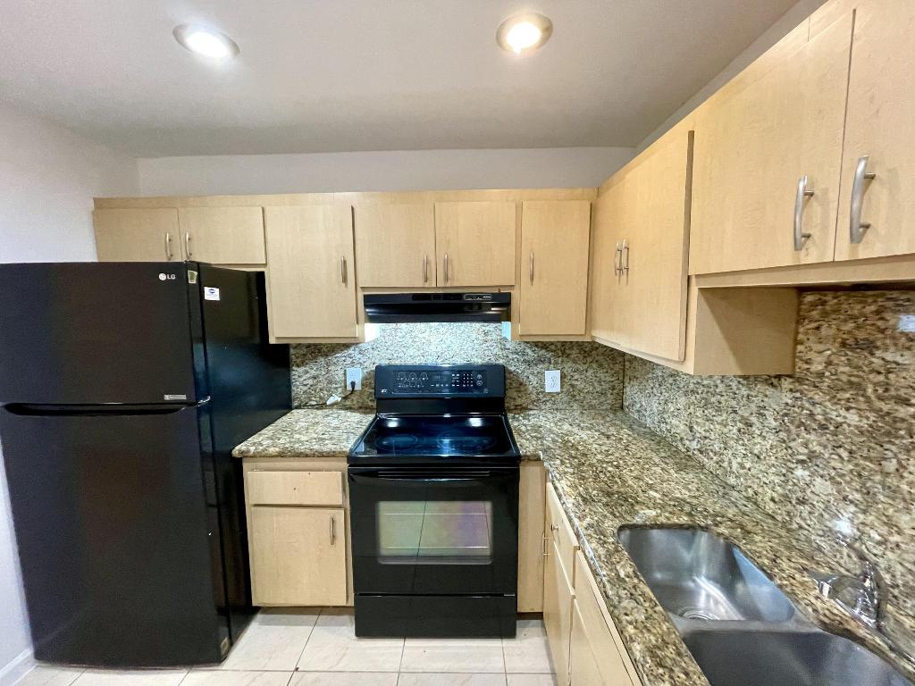 TREE LAKE - Residential