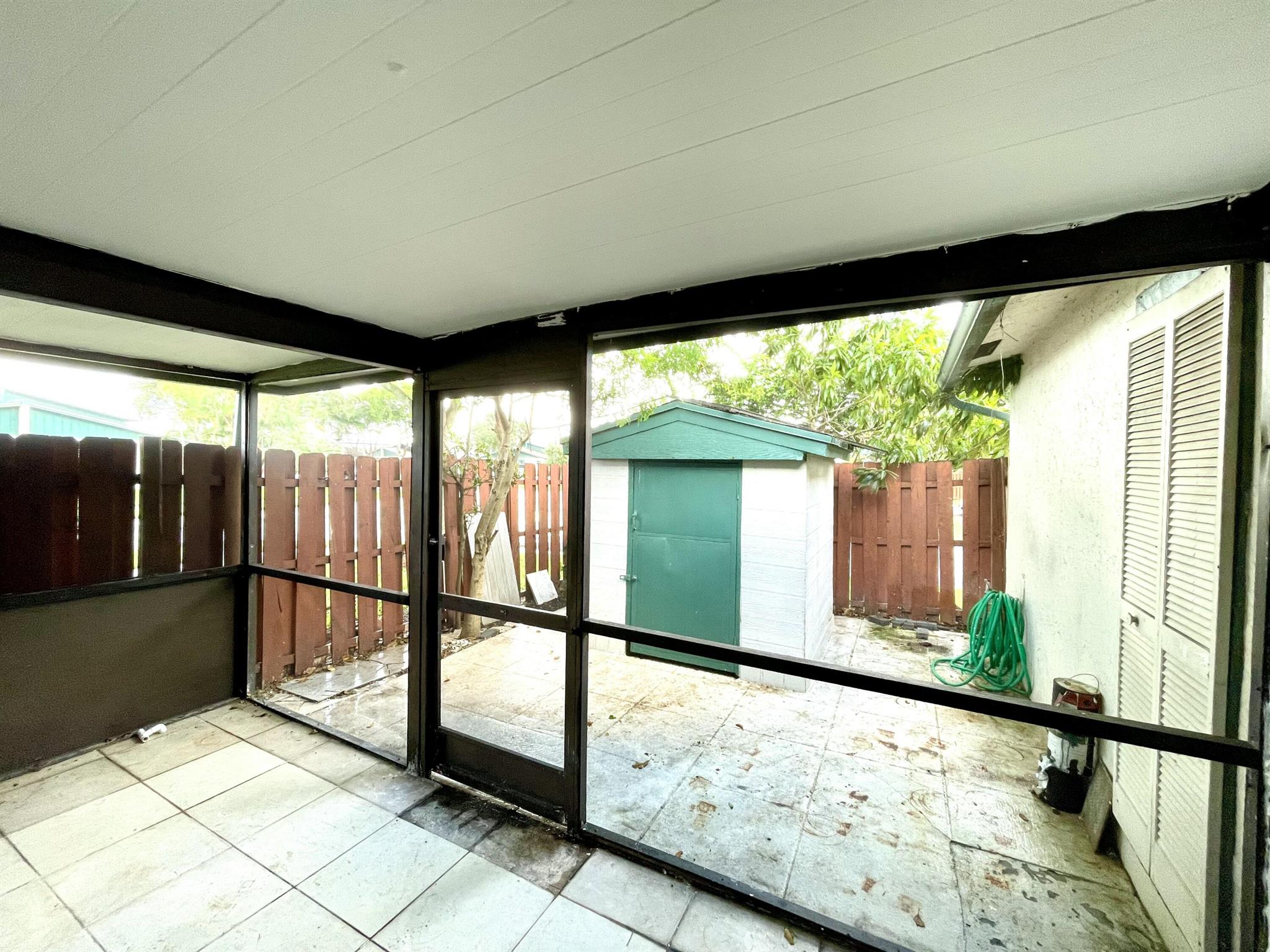 TREE LAKE - Residential