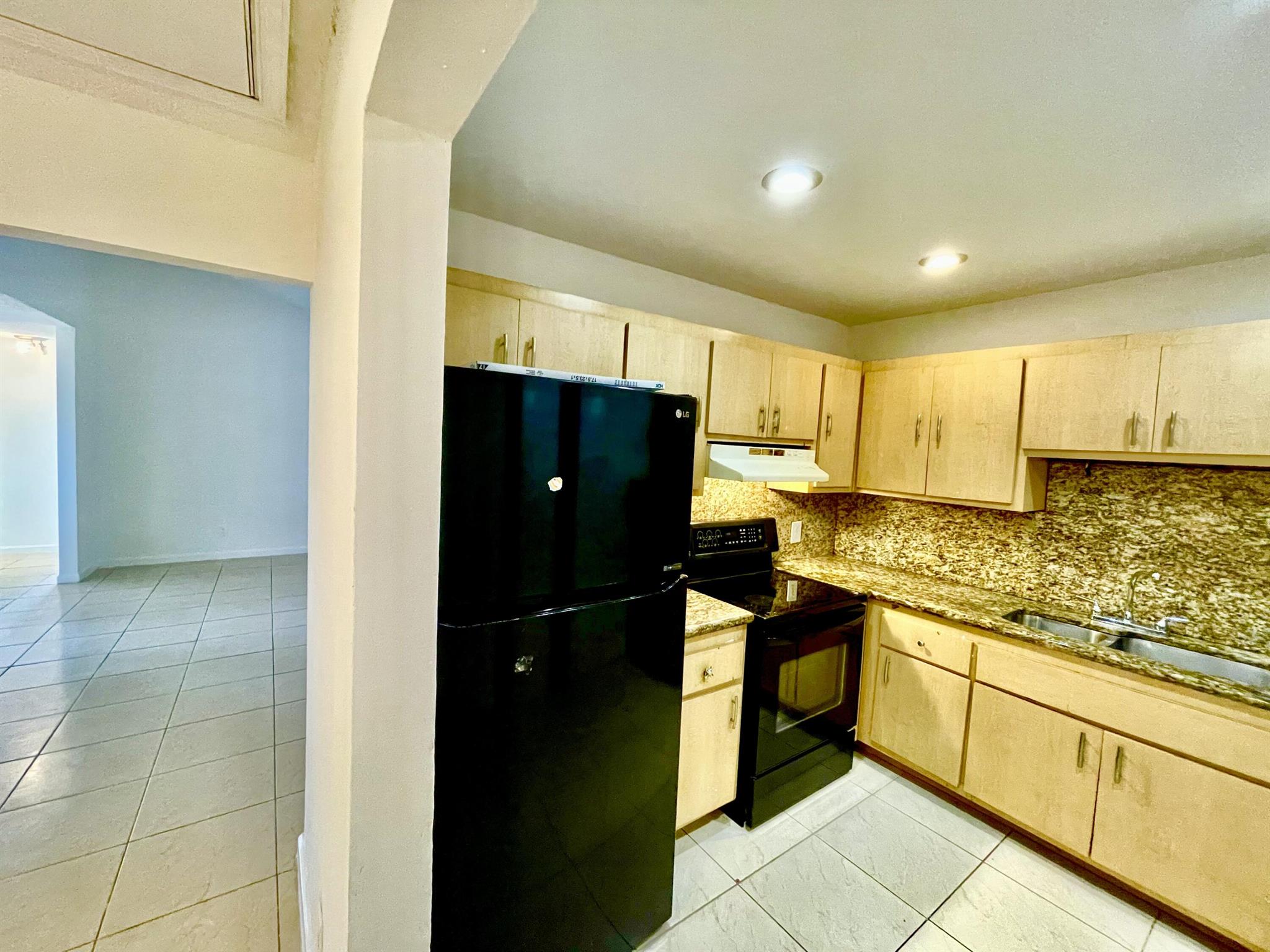 TREE LAKE - Residential