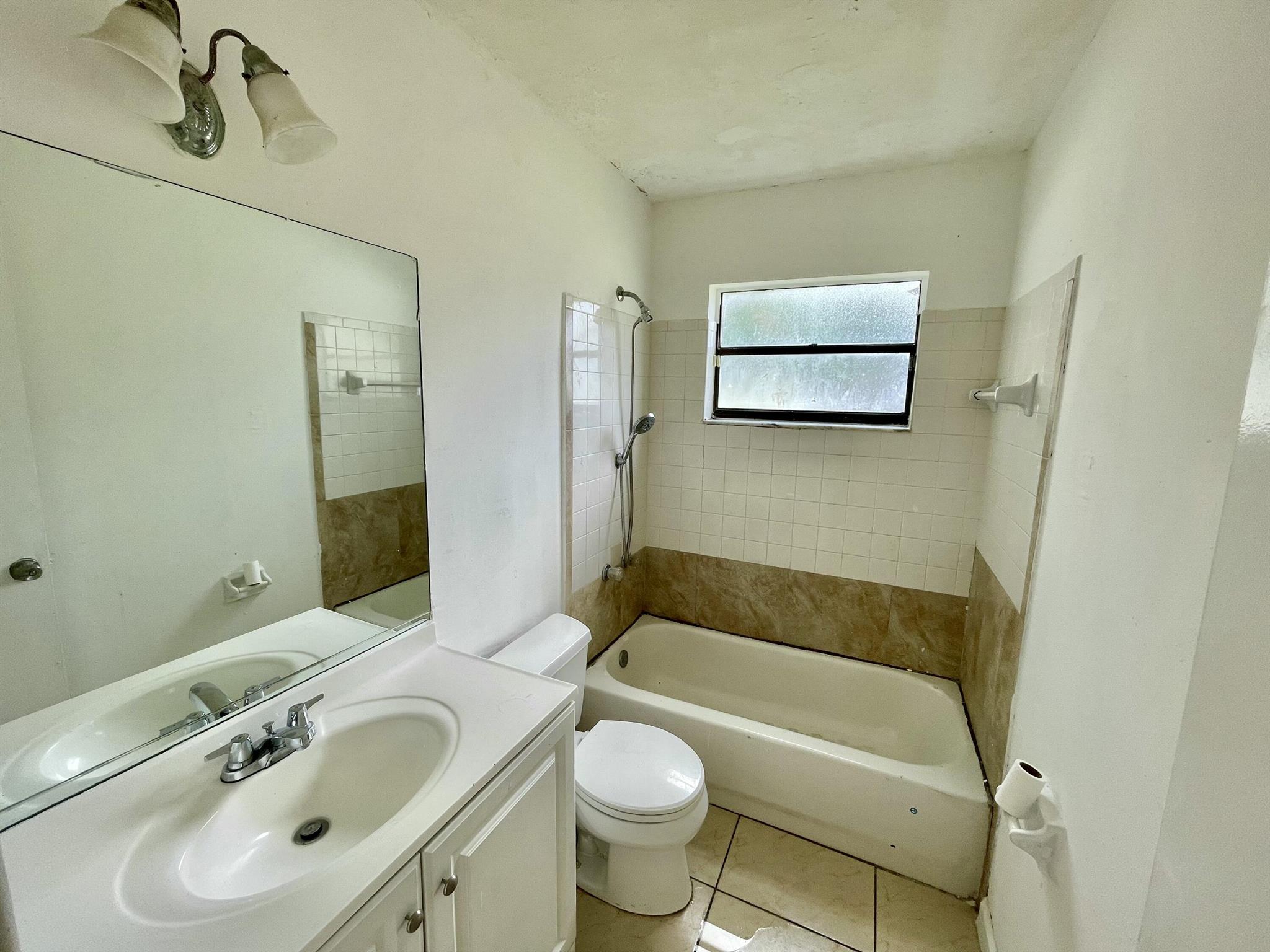 TREE LAKE - Residential