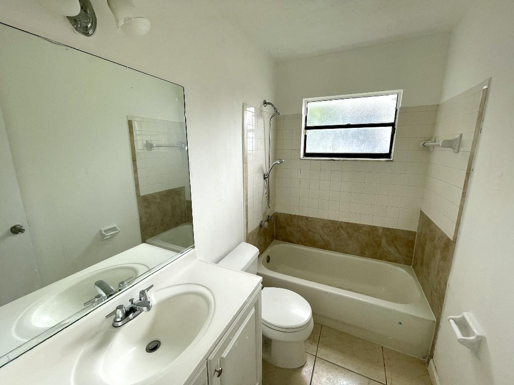 TREE LAKE - Residential