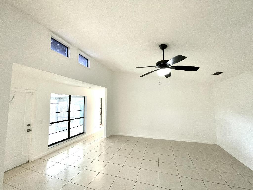 TREE LAKE - Residential