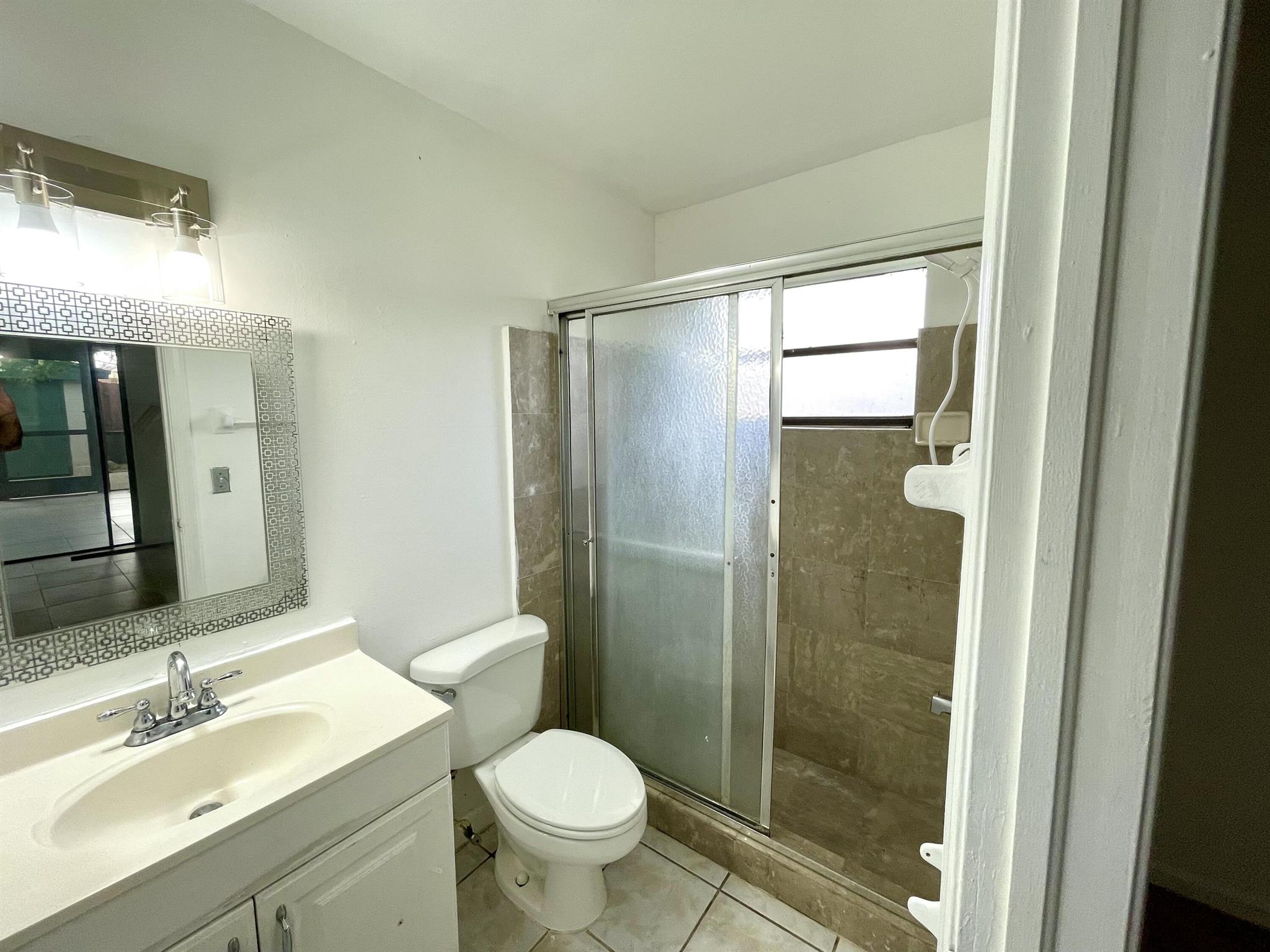 TREE LAKE - Residential