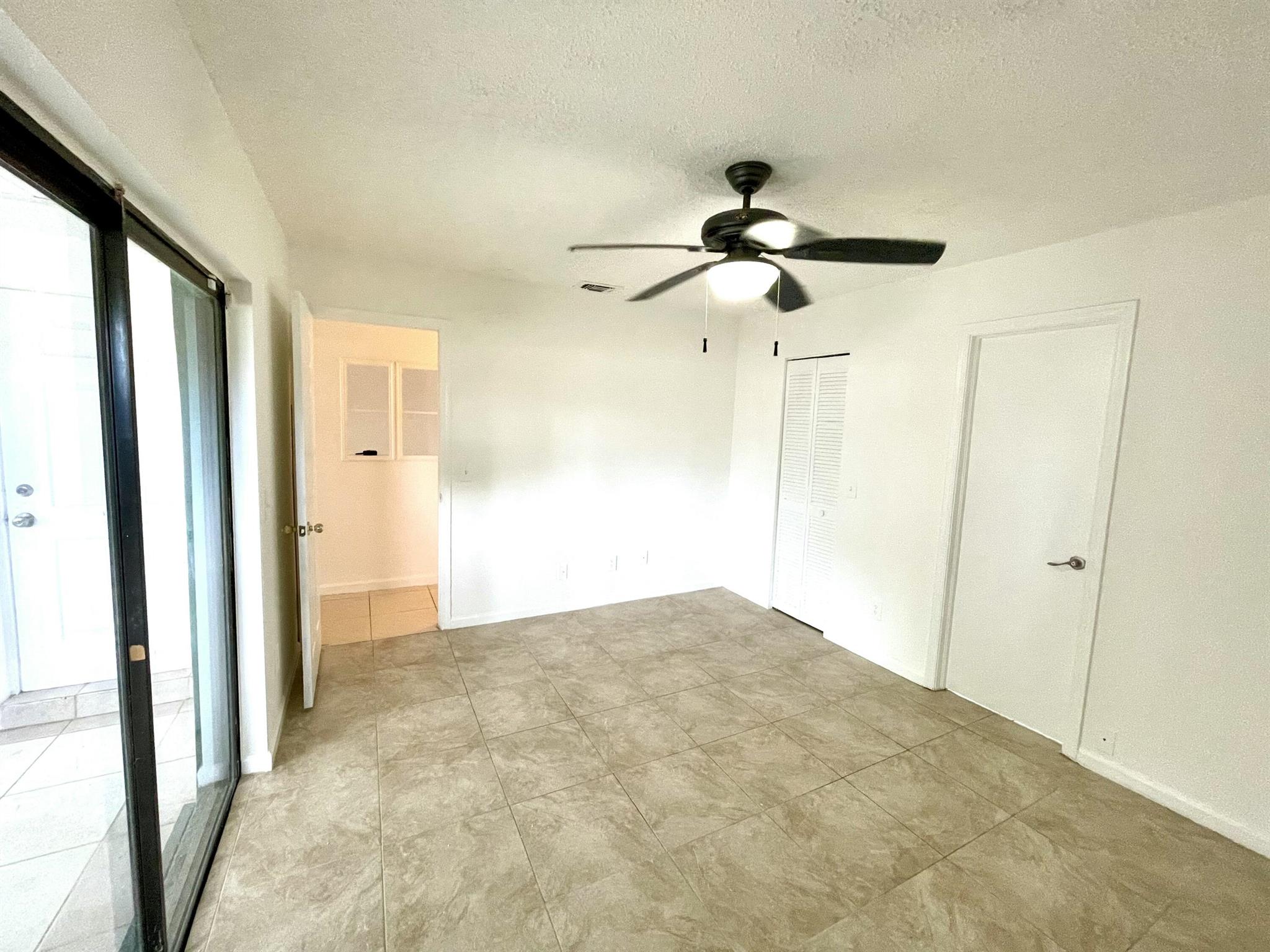 TREE LAKE - Residential