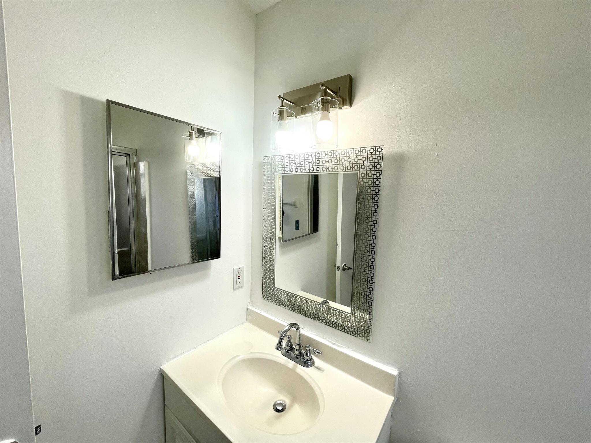 TREE LAKE - Residential