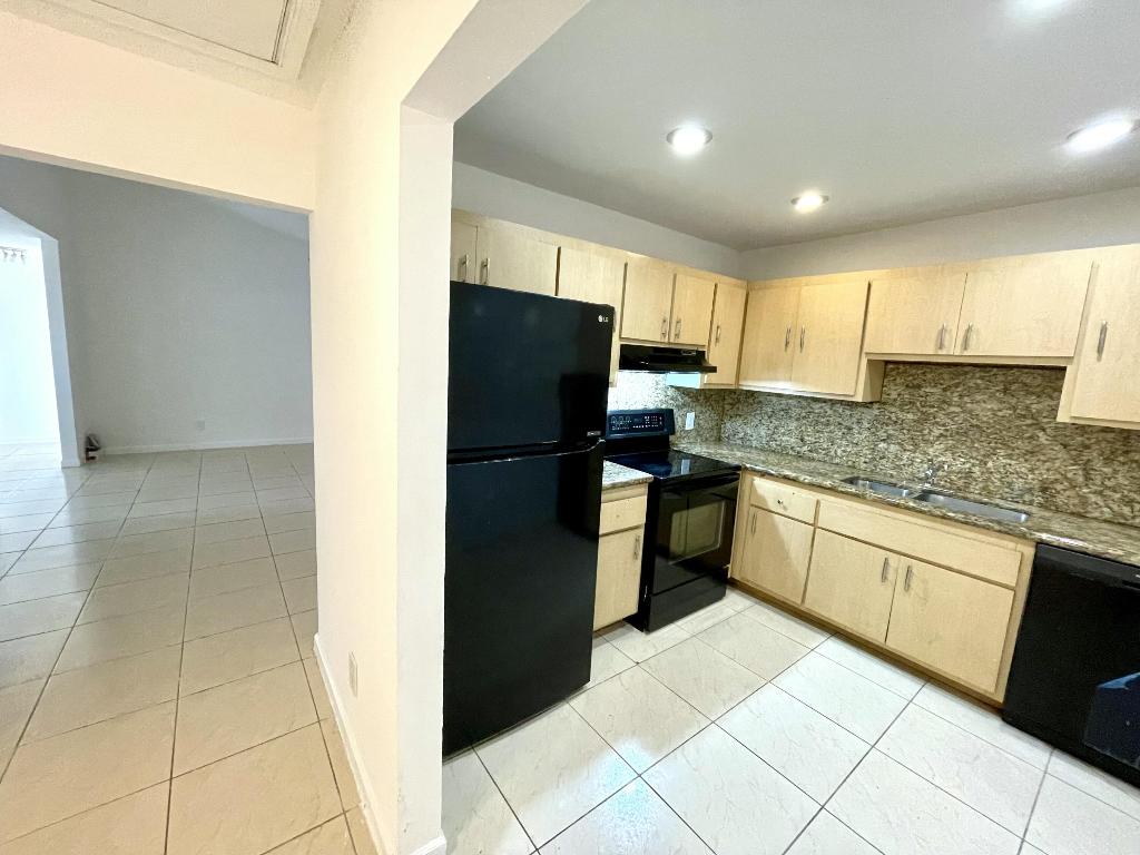 TREE LAKE - Residential