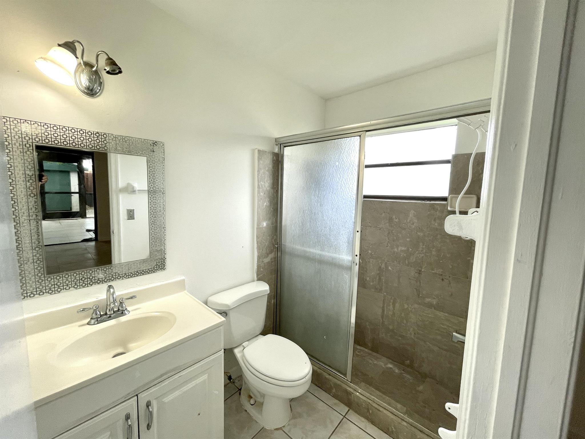 TREE LAKE - Residential