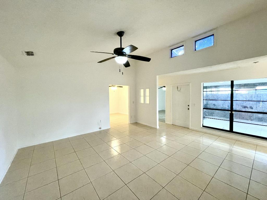 TREE LAKE - Residential