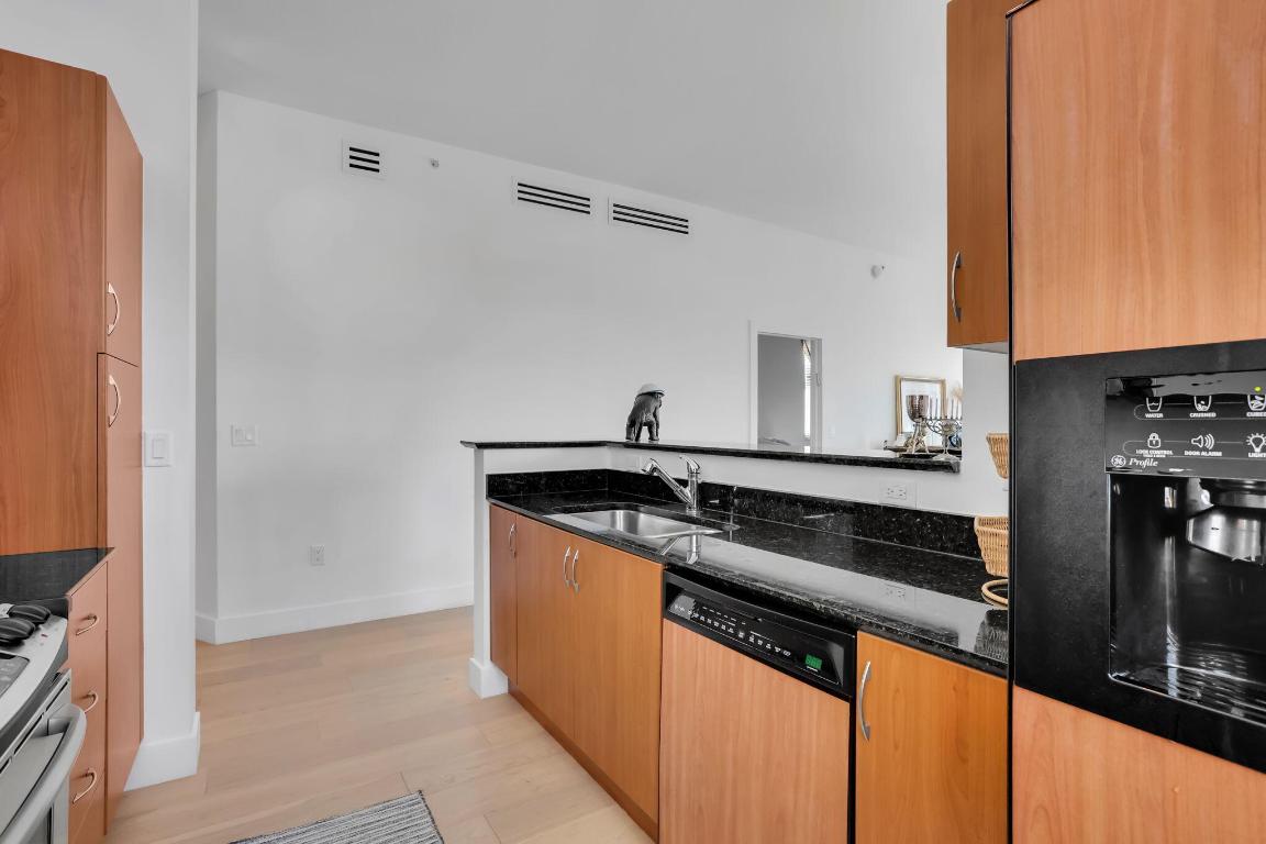 MOORINGS AT LANTANA CONDO 3 - Residential Lease