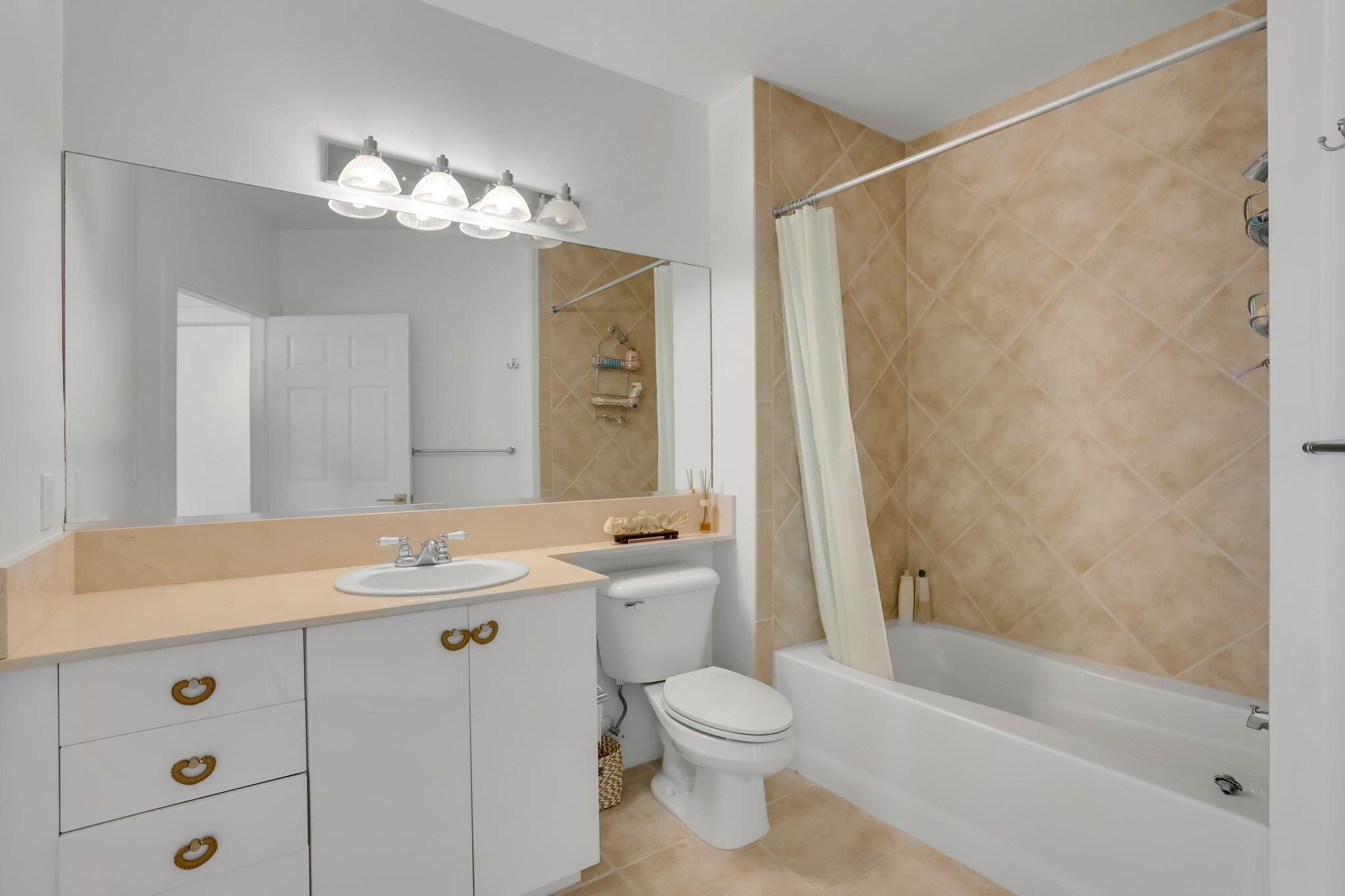 MOORINGS AT LANTANA CONDO - Residential Lease