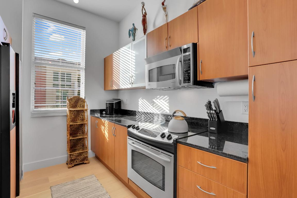 MOORINGS AT LANTANA CONDO 3 - Residential Lease