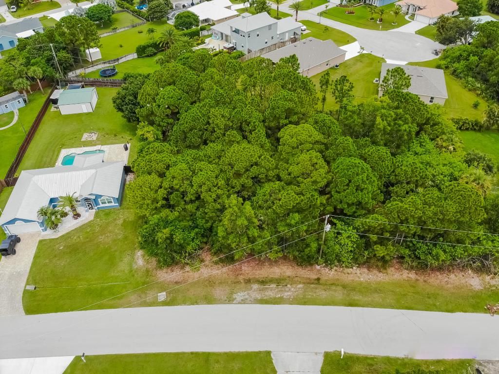 Photo of 2262 SE Rock Springs Drive, Port Saint Lucie, FL 34952 (MLS # R11003684)