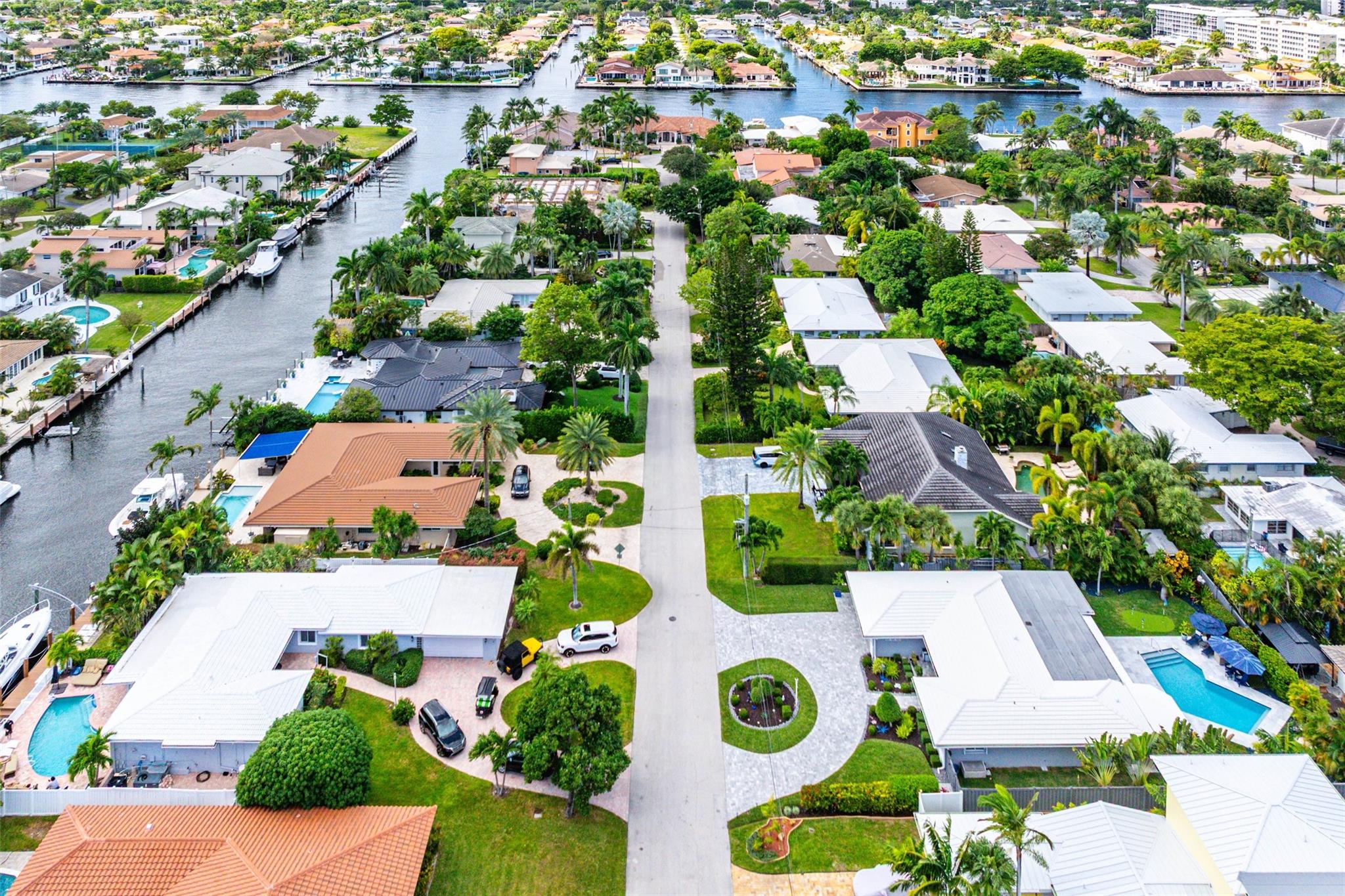 LAUDERDALE SURF & YACHT E - Residential