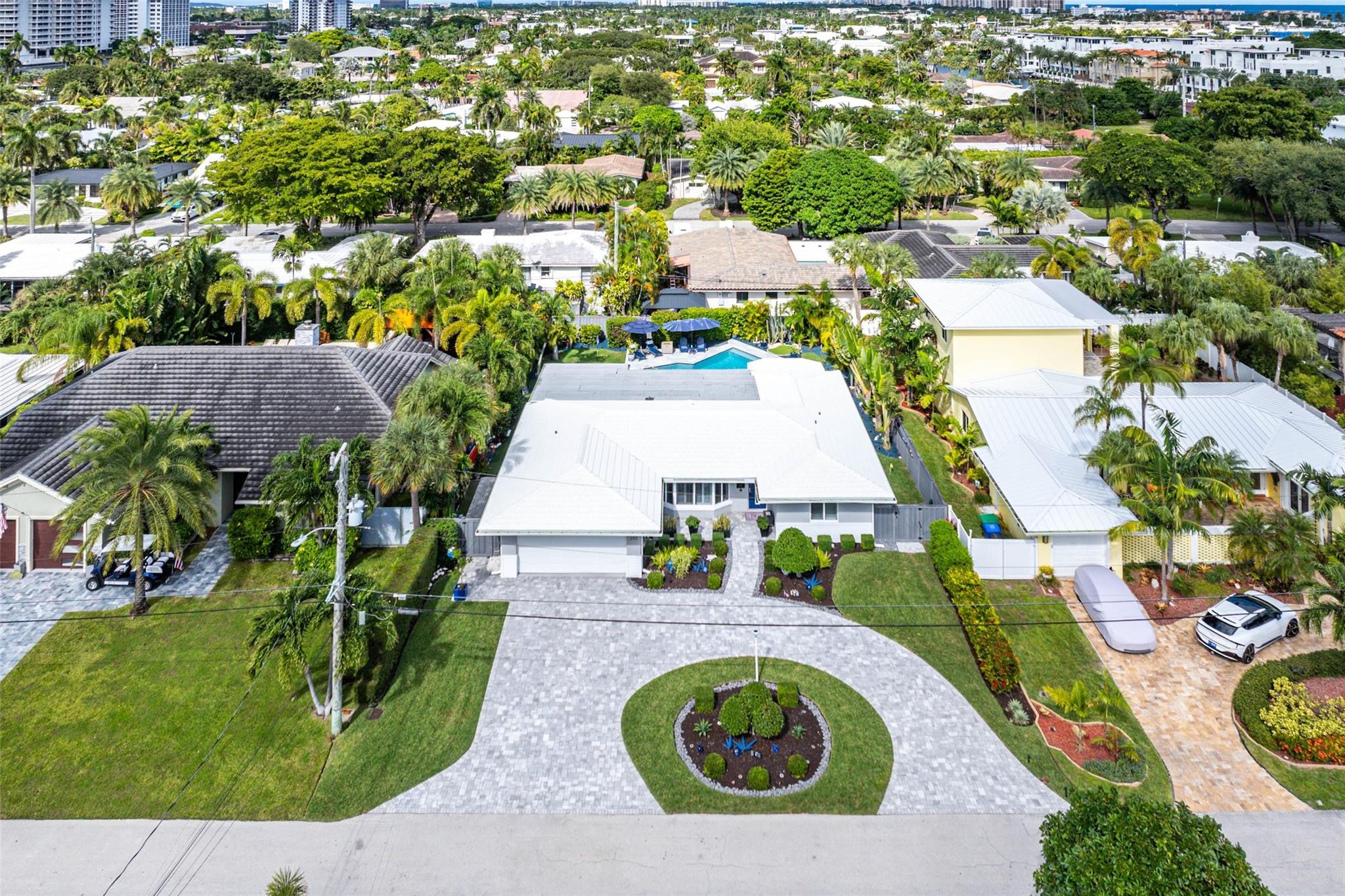 LAUDERDALE SURF & YACHT E - Residential